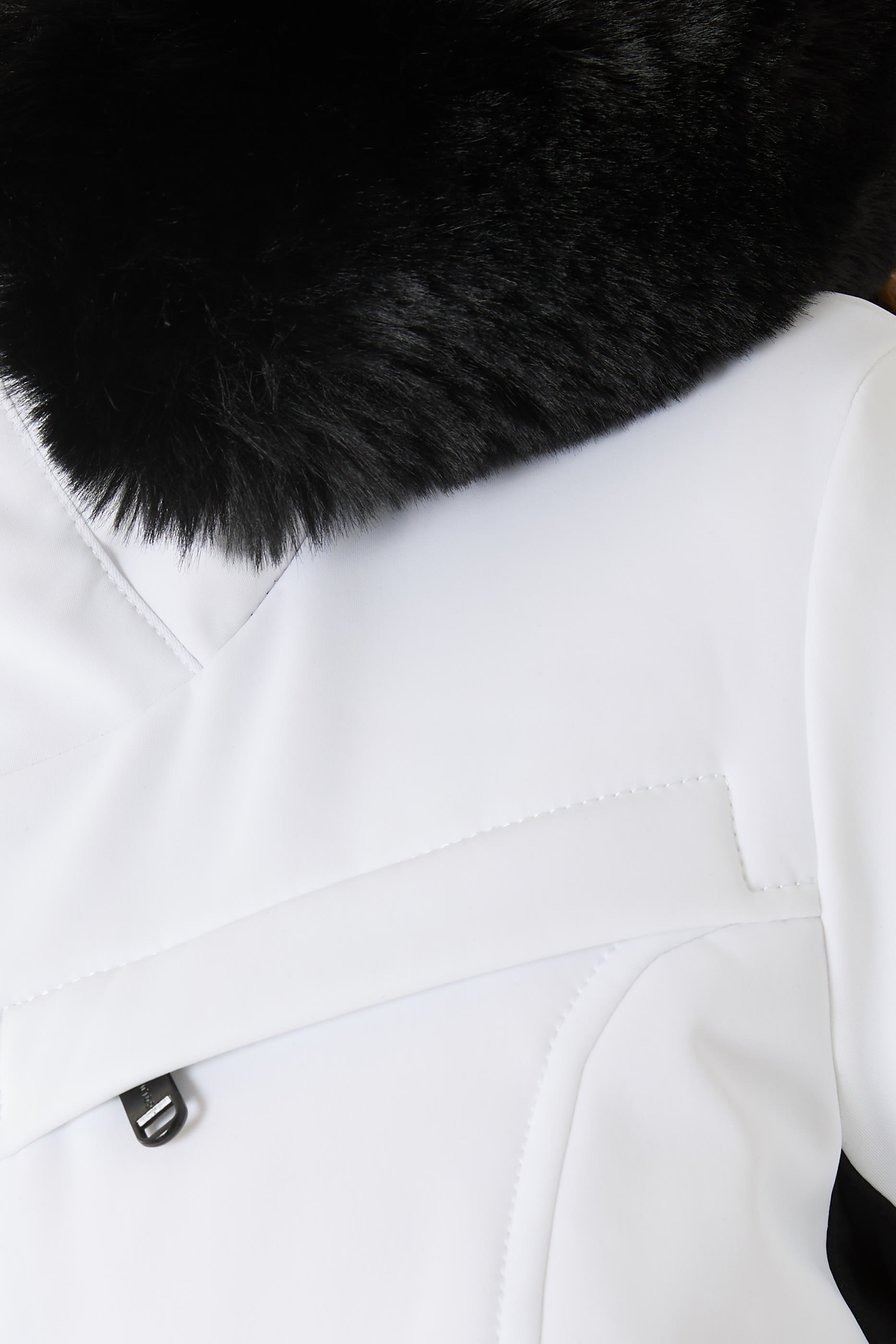 بدلة ثلج باري بحافة من فرو صناعي