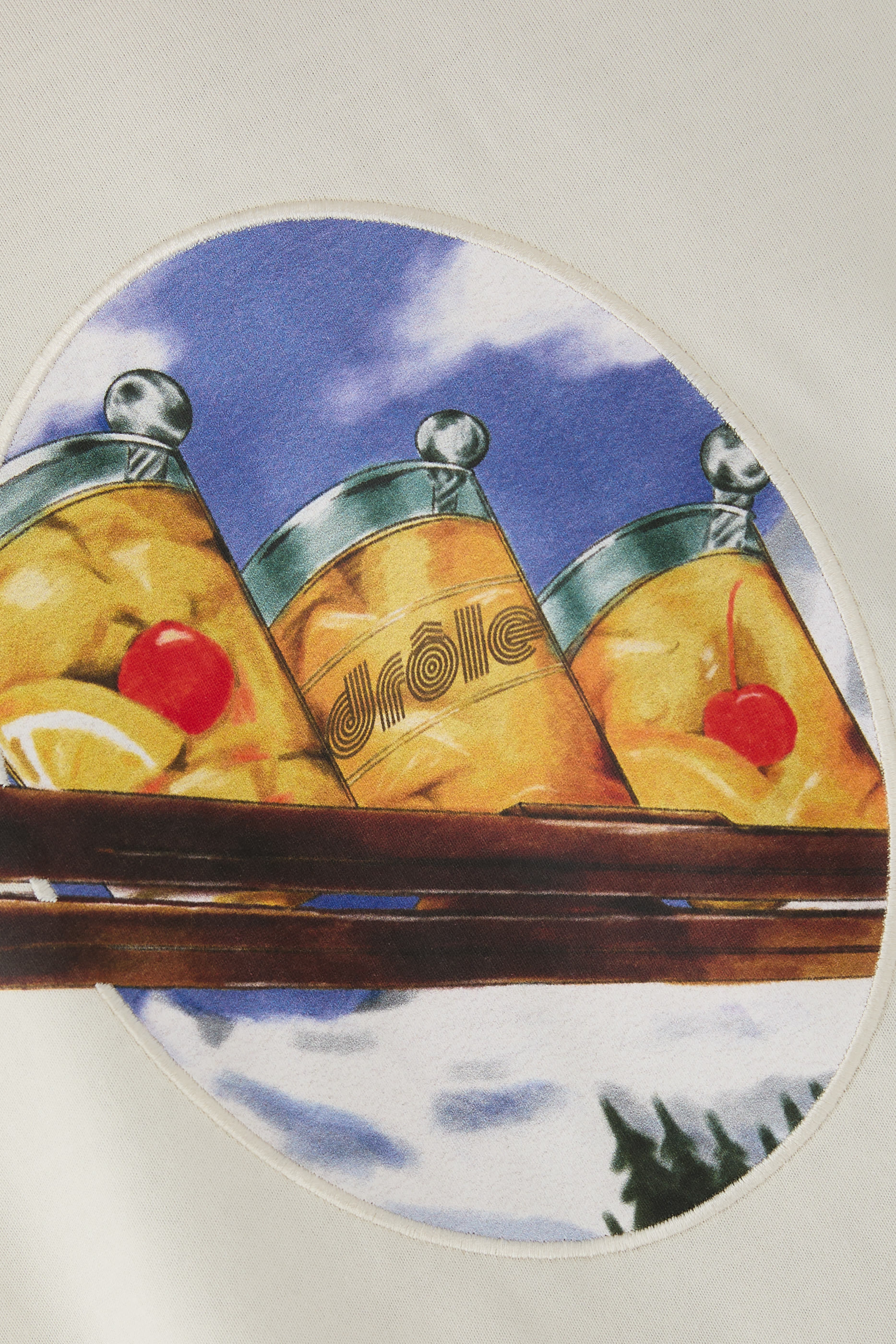 تيشيرت بنقشة تزلج