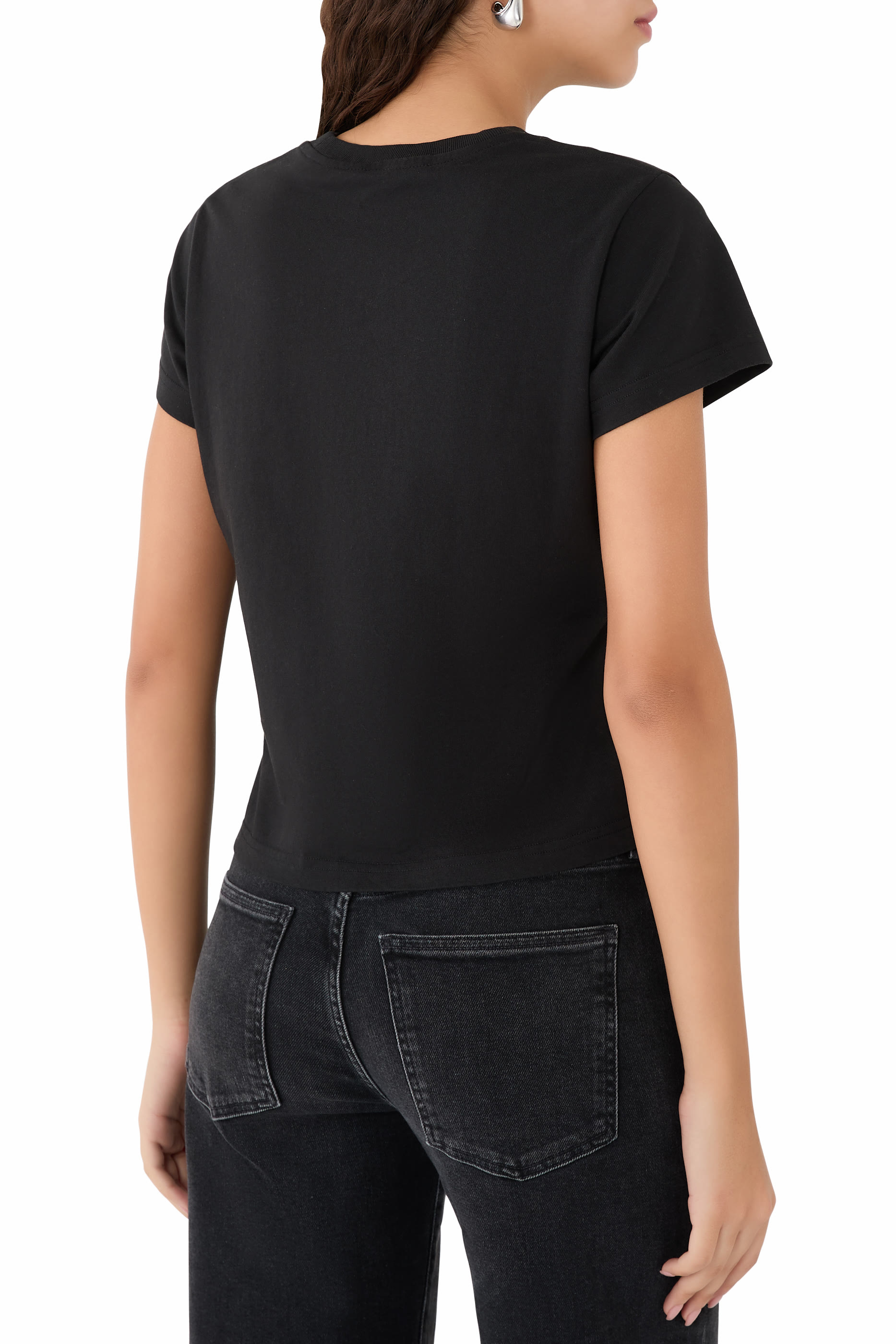 تيشيرت بشعار الماركة قماش مجعد