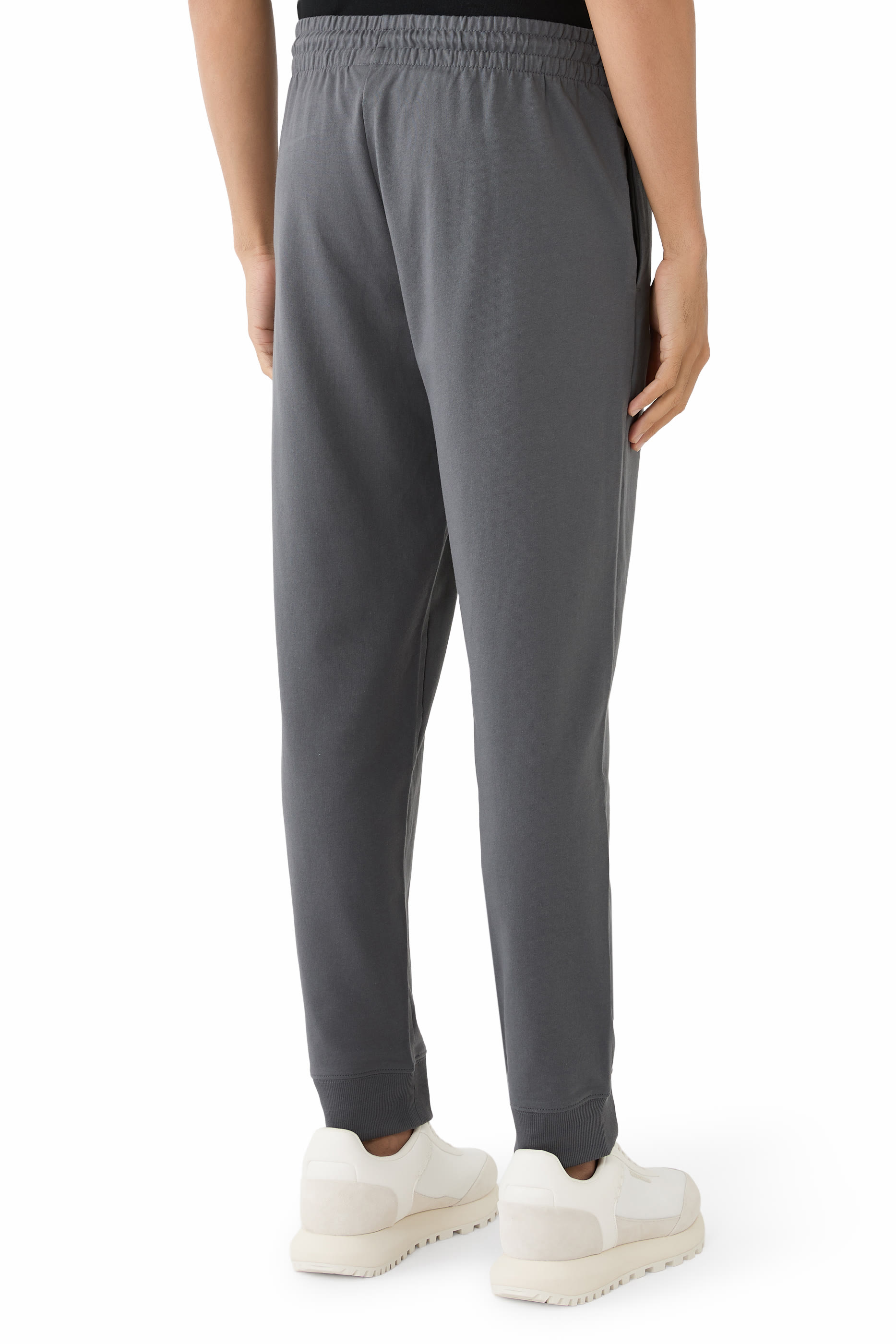 بنطال رياضي بشعار الماركة