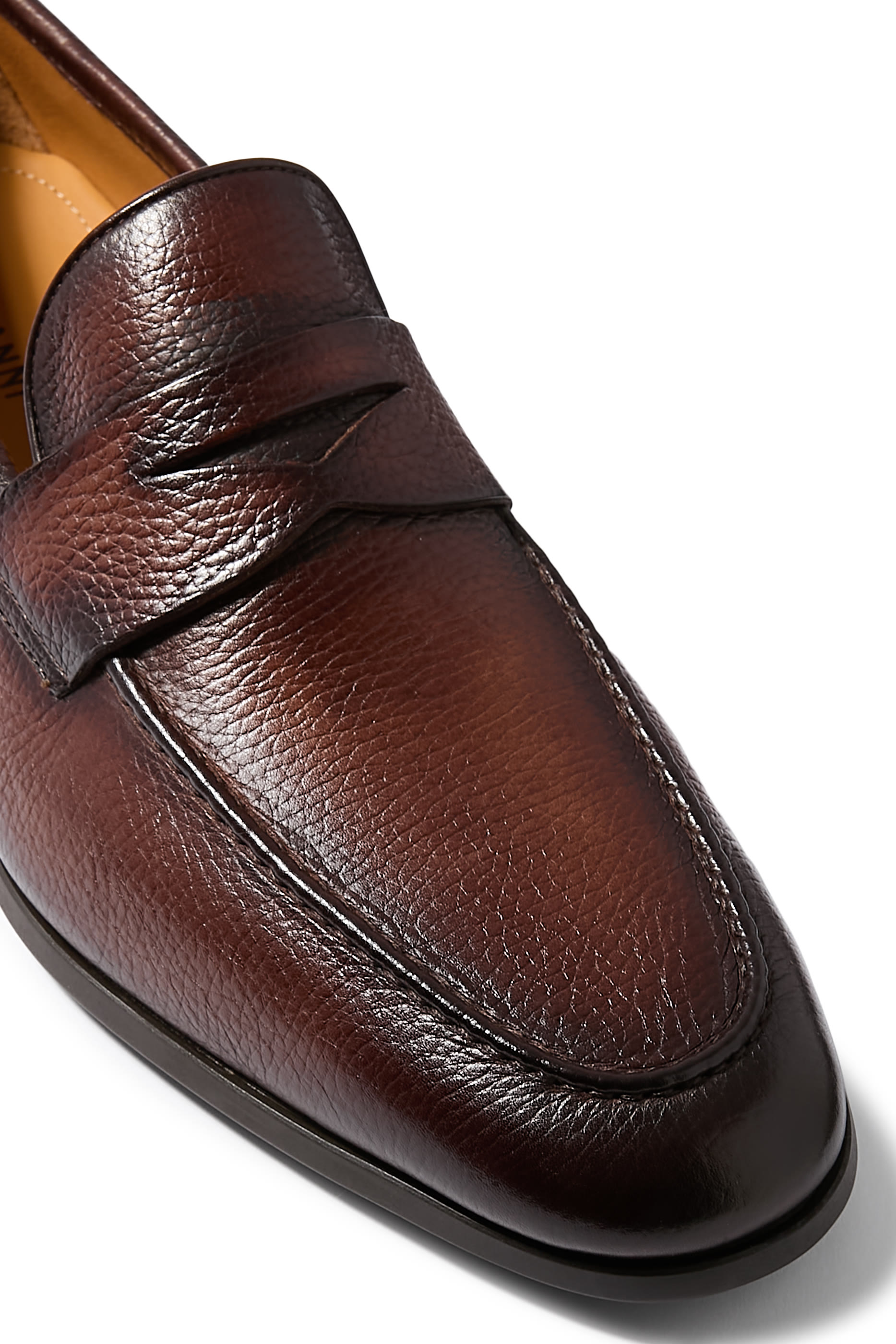 حذاء بيني سهل الارتداء