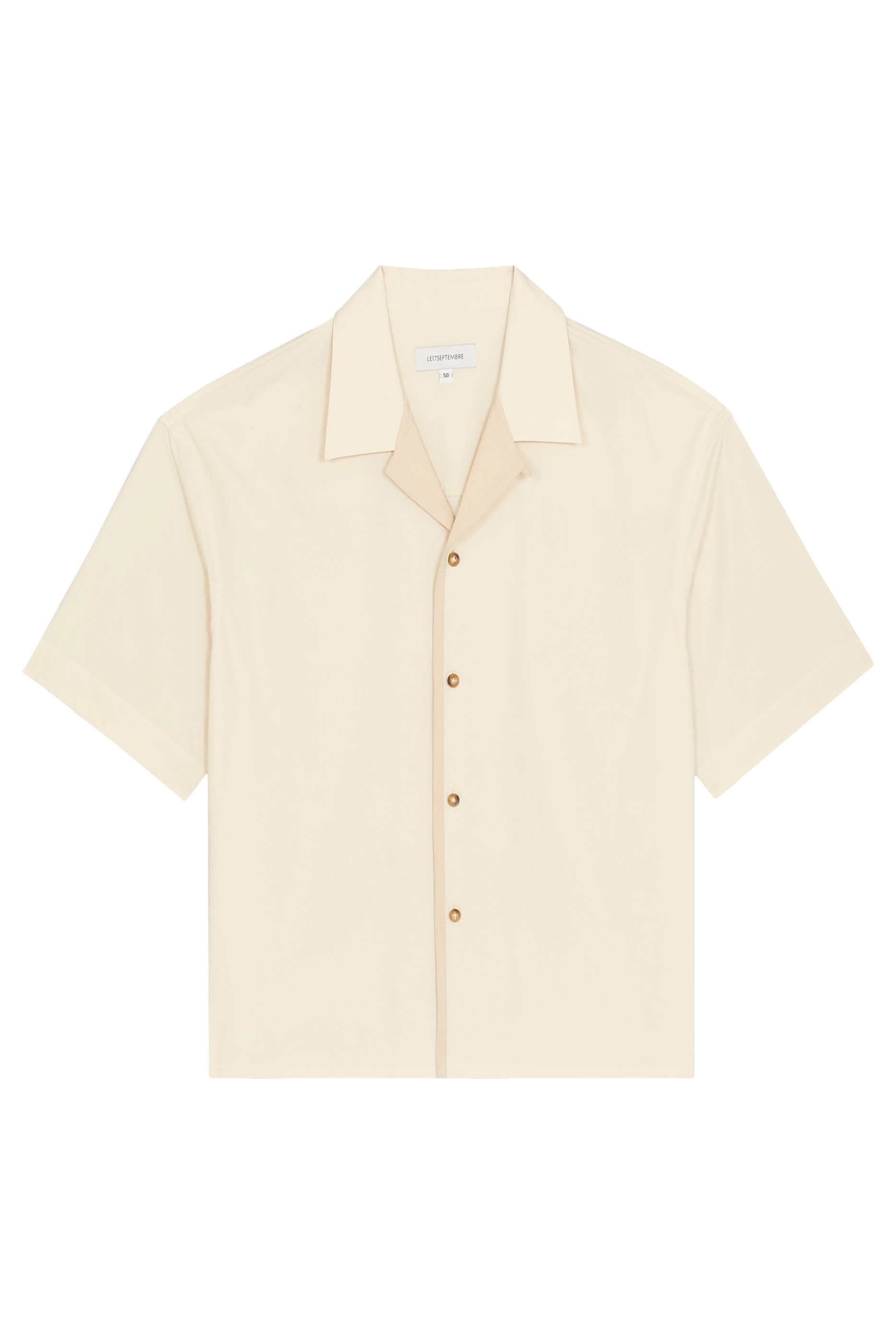 قميص بأكمام قصيرة وياقة مفتوحة