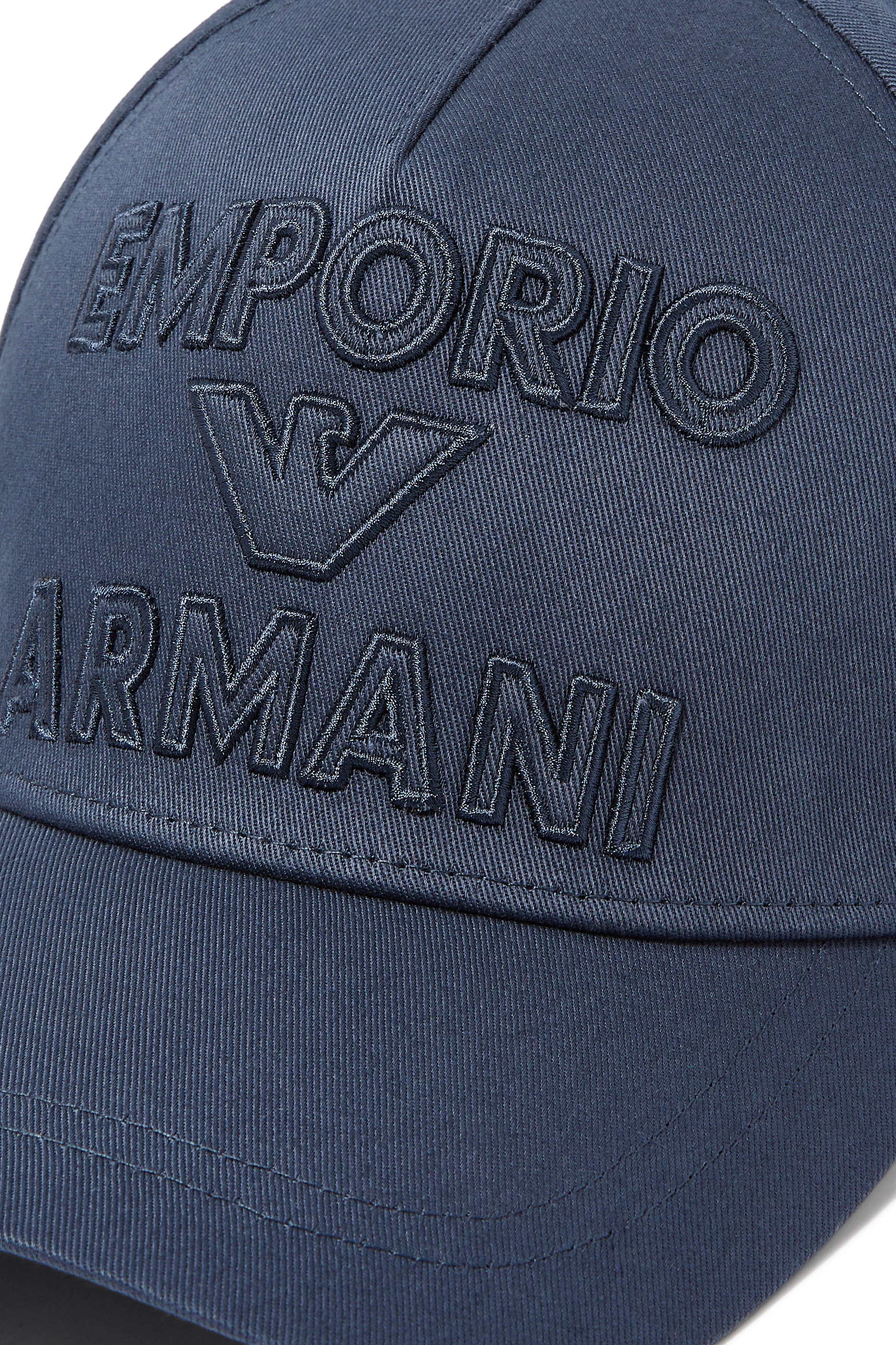 كاب بايسبول بشعار الماركة بحجم كبير