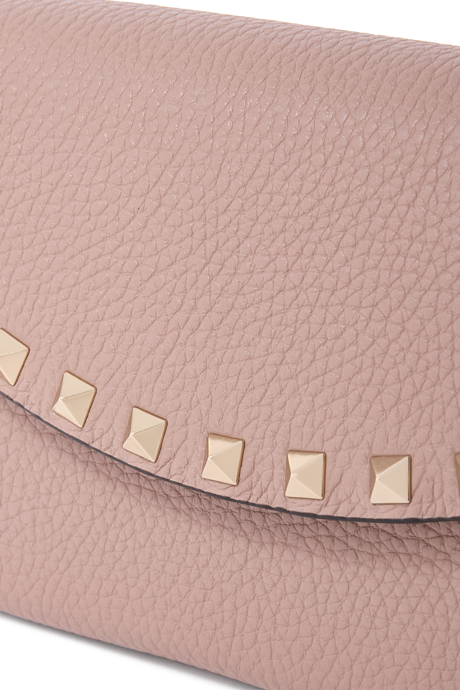 محفظة بسلسلة وحلي هرمية