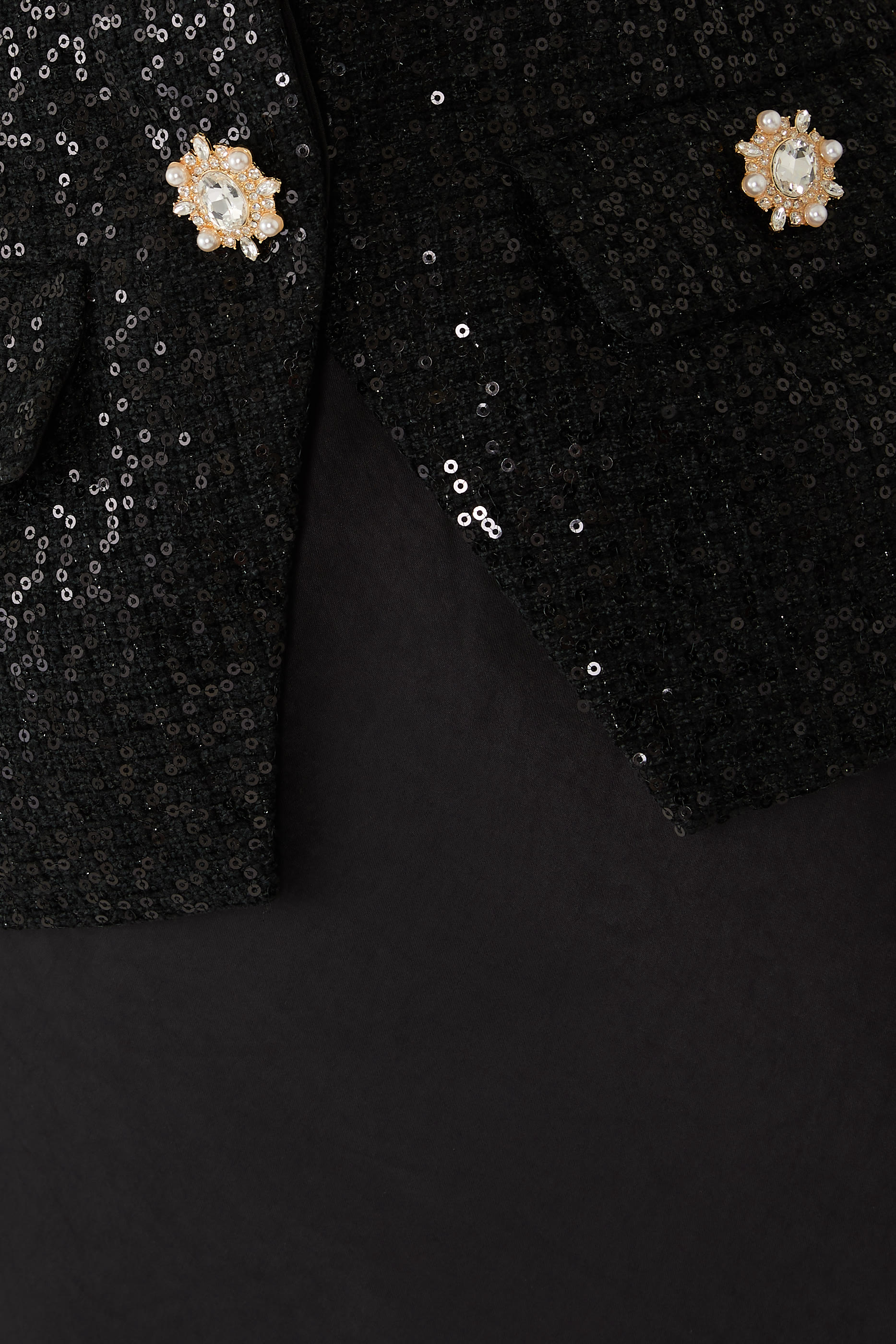 فستان طويل بوكليه مزين بترتر ساتان