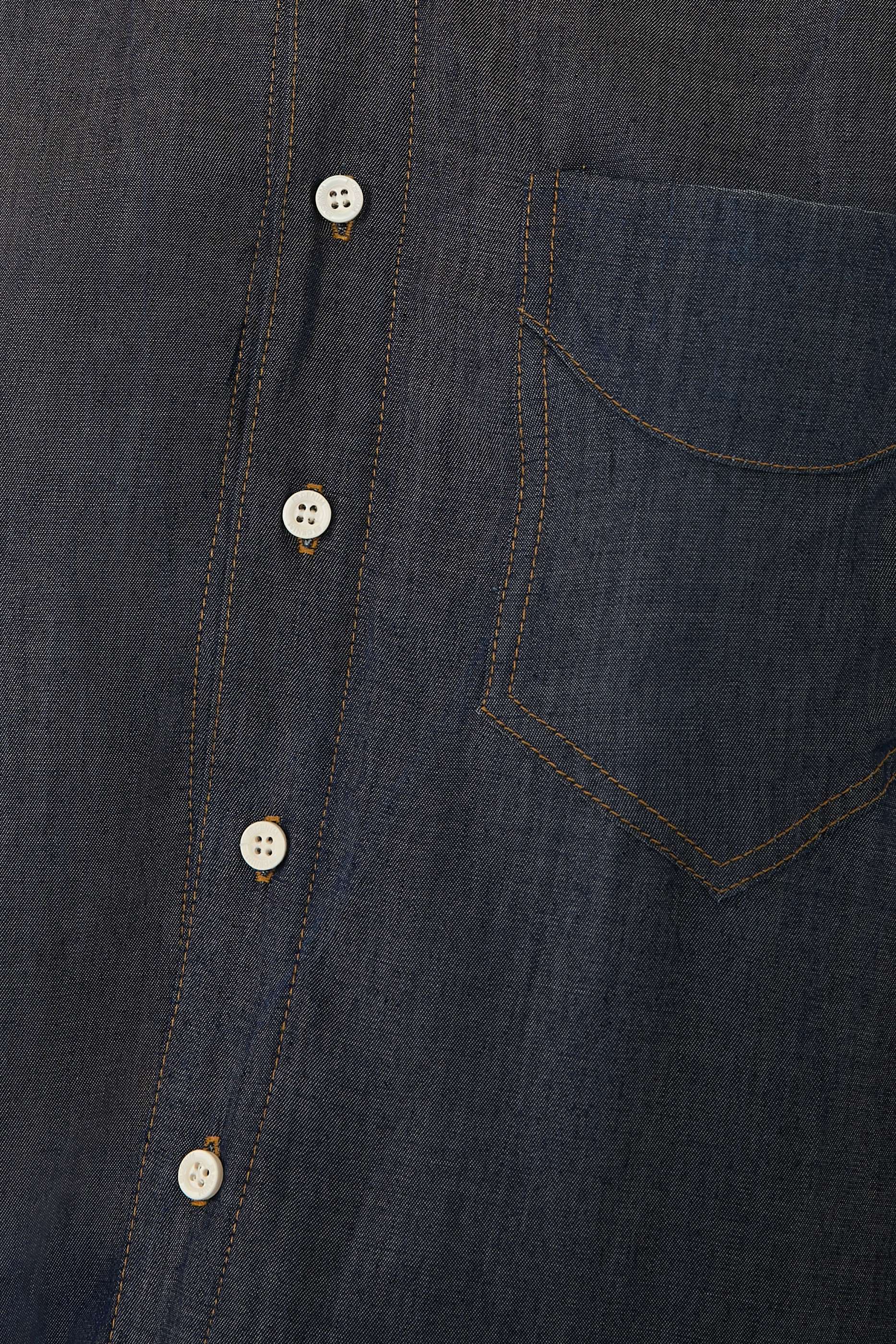 قميص أدلاين بصف أزرار