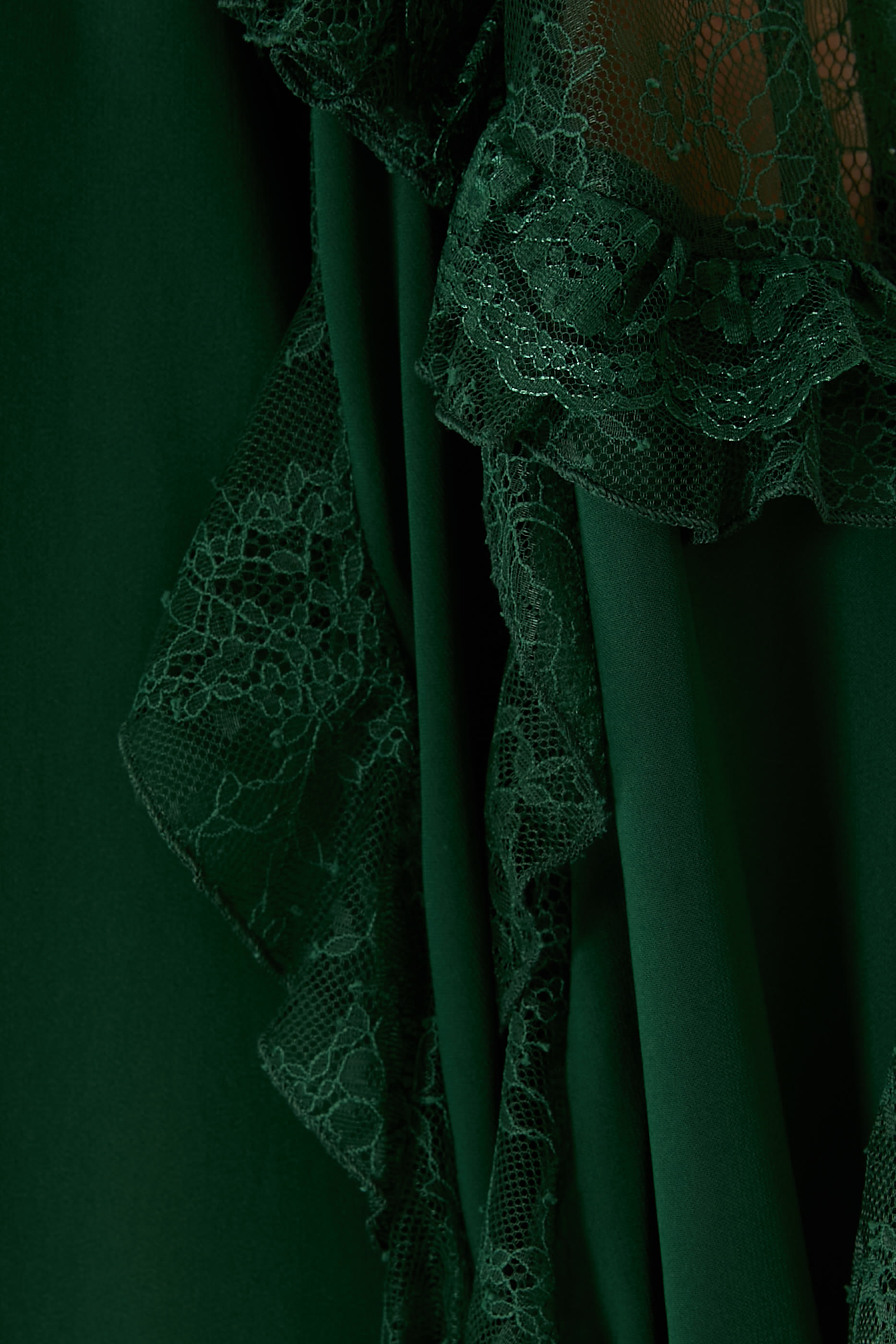 بلوزة ألينا دانتيل