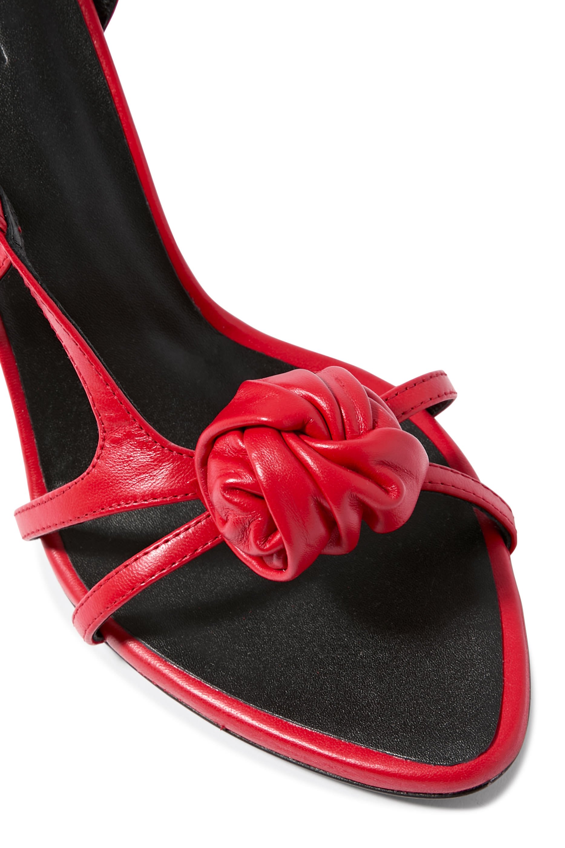 صندل 95 بعقدة جلد