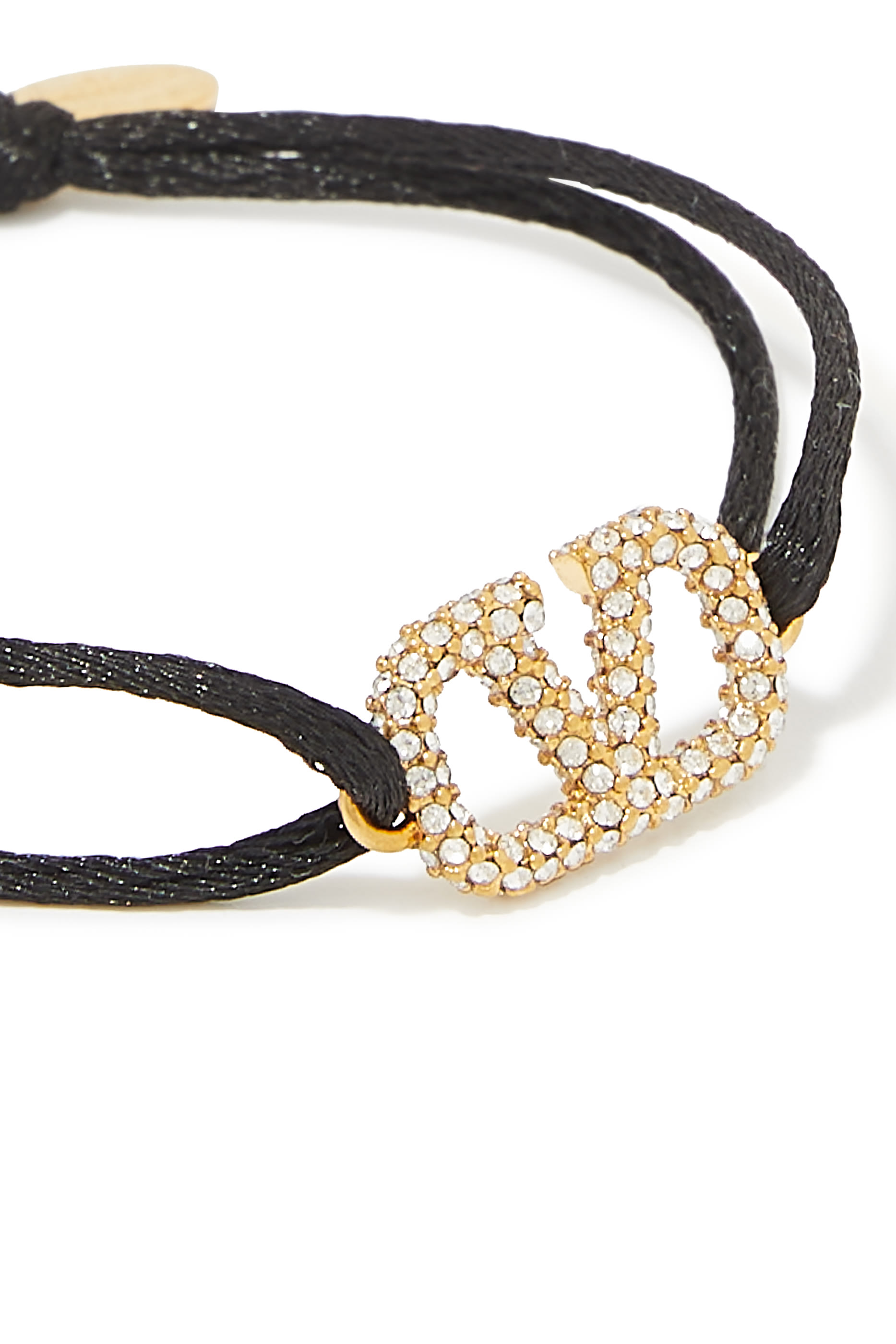 سوار بشعار حرف V