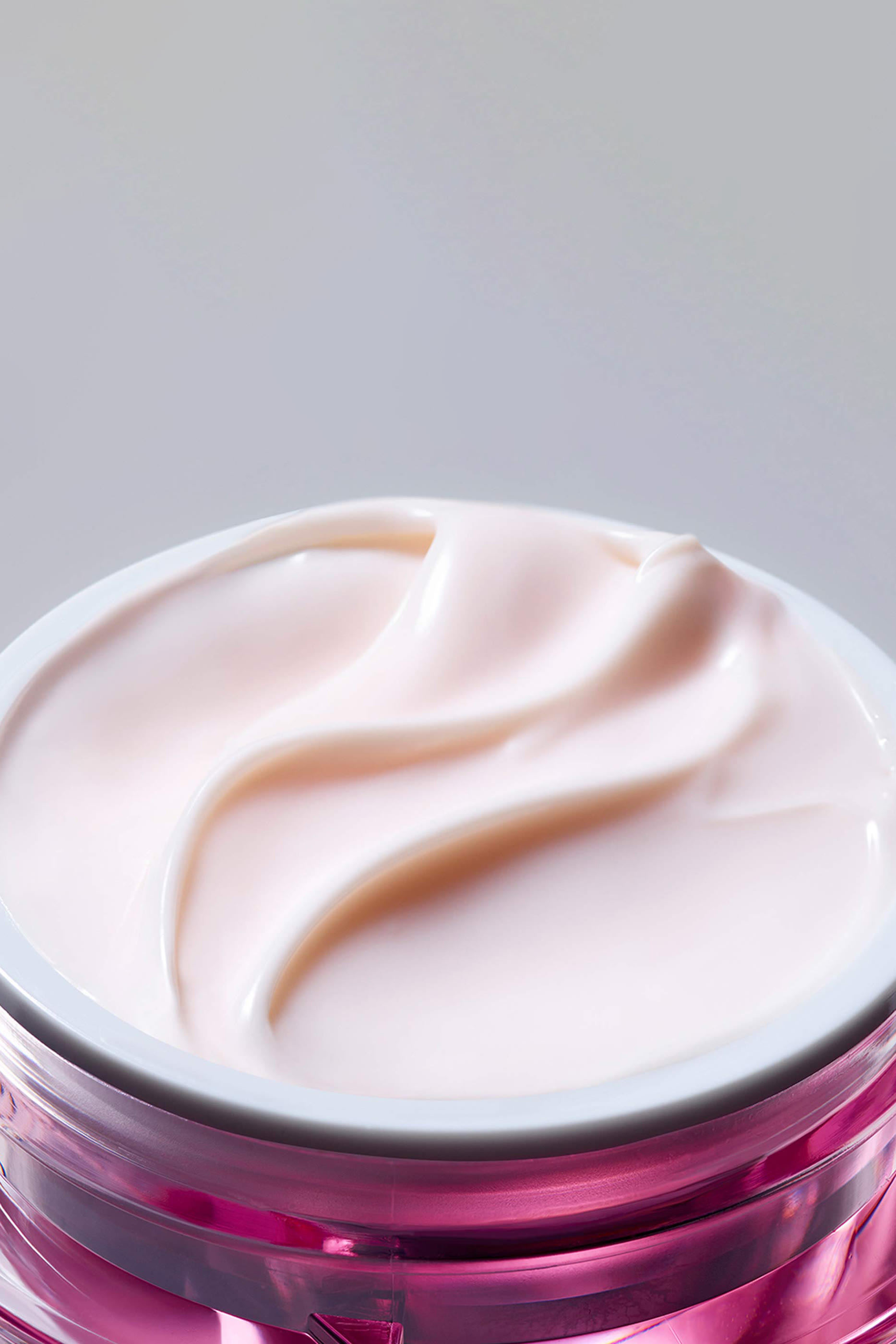 كريم الوجه والرقبة الليلي ريزيليانس مالتي إفيكت بثلاثي الببتيد