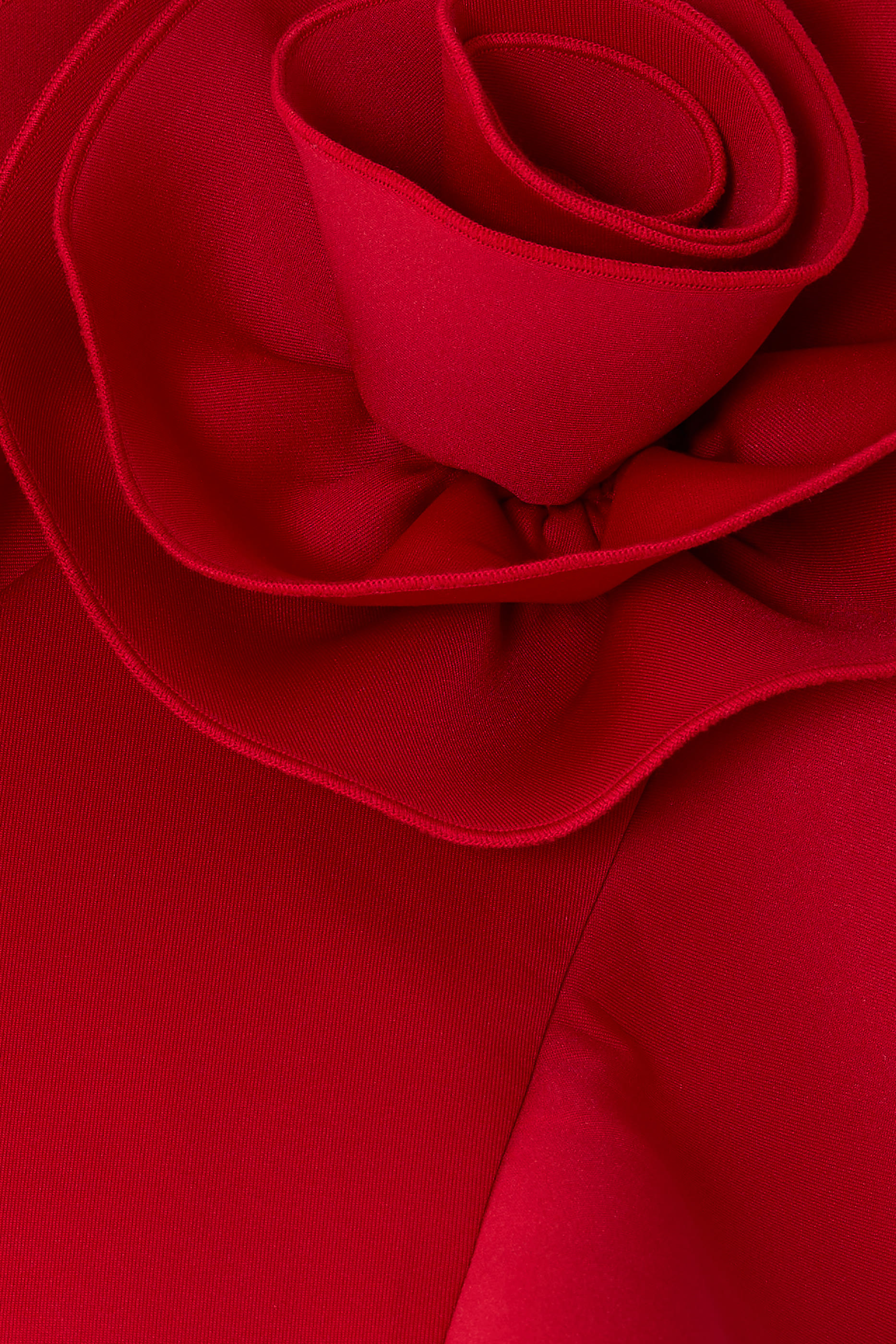 فستان سهرة بكتف مكشوف