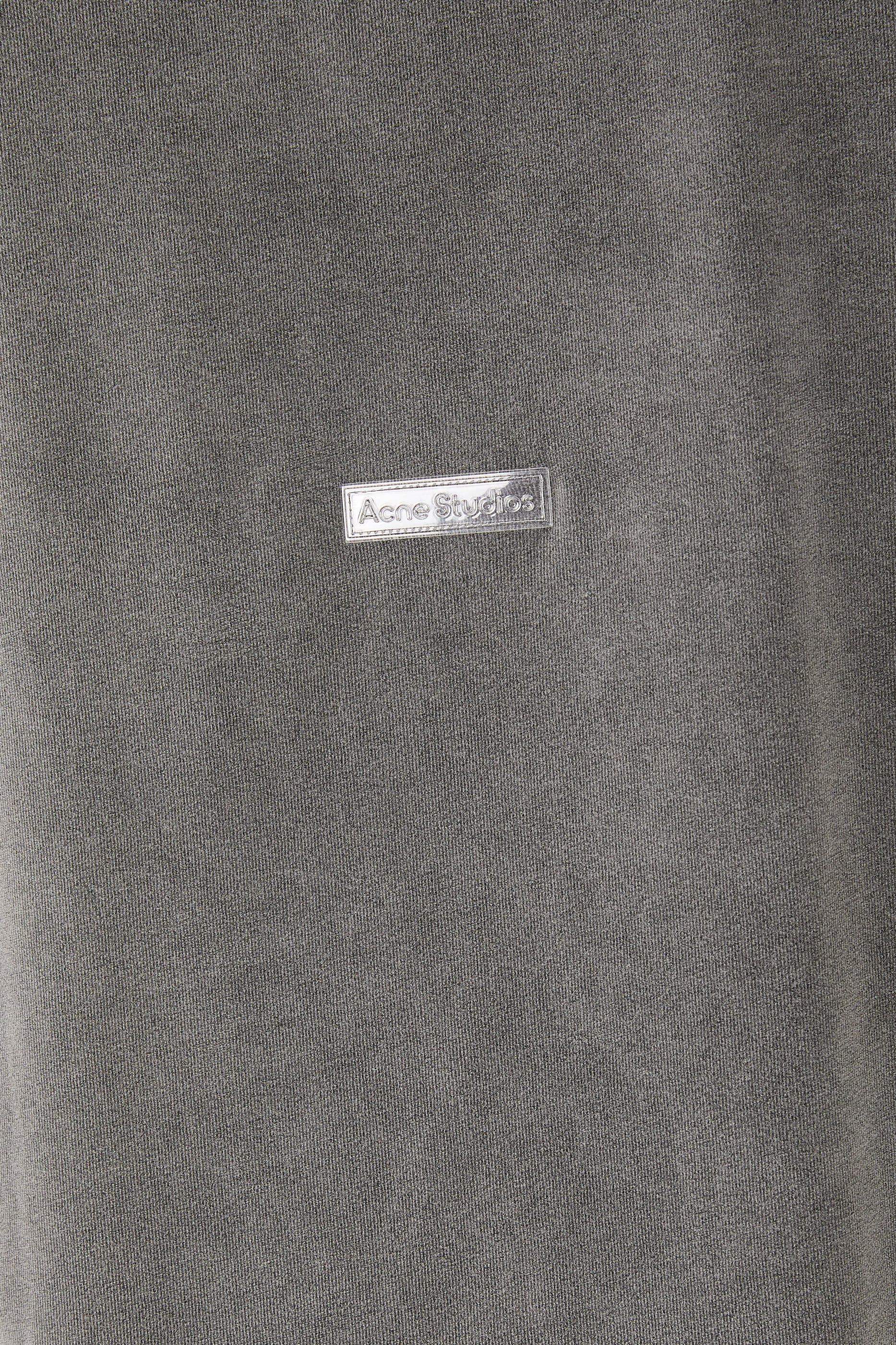 تيشيرت فينتج بياقة ضيقة