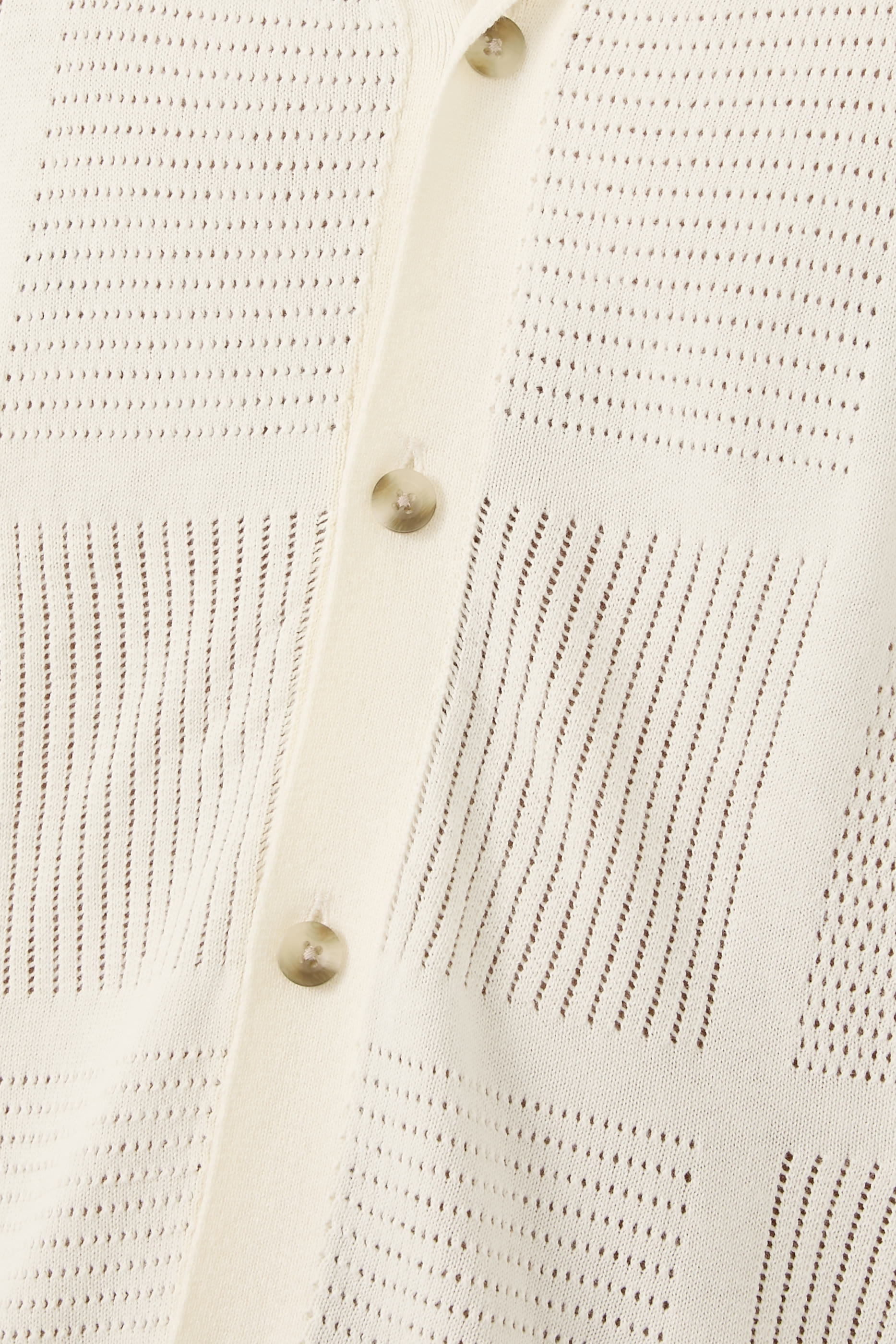 قميص بأكمام قصيرة برقعة بونتيل