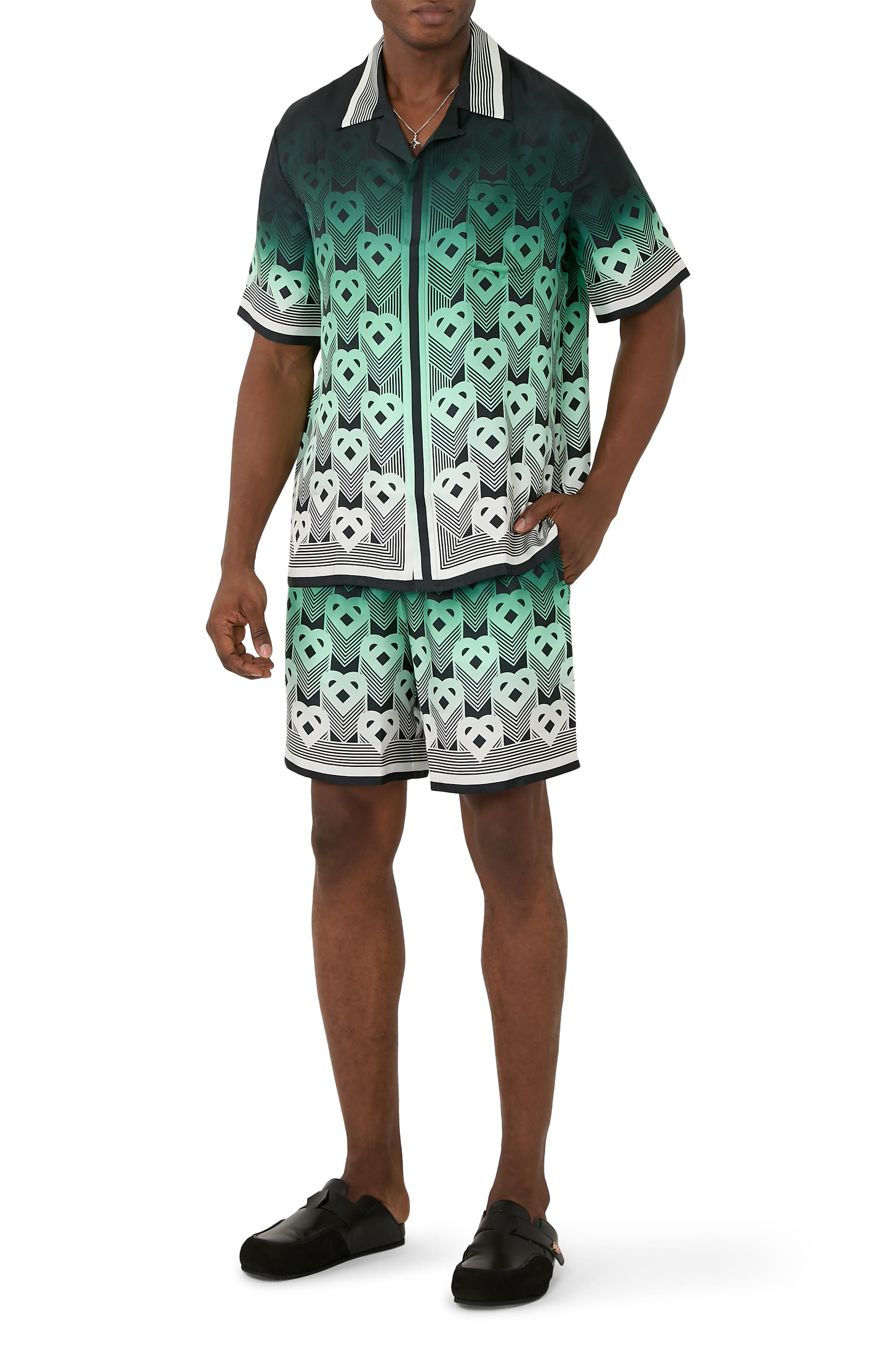 شورت بنقشة حرف شعار الماركة بلون متدرج حرير