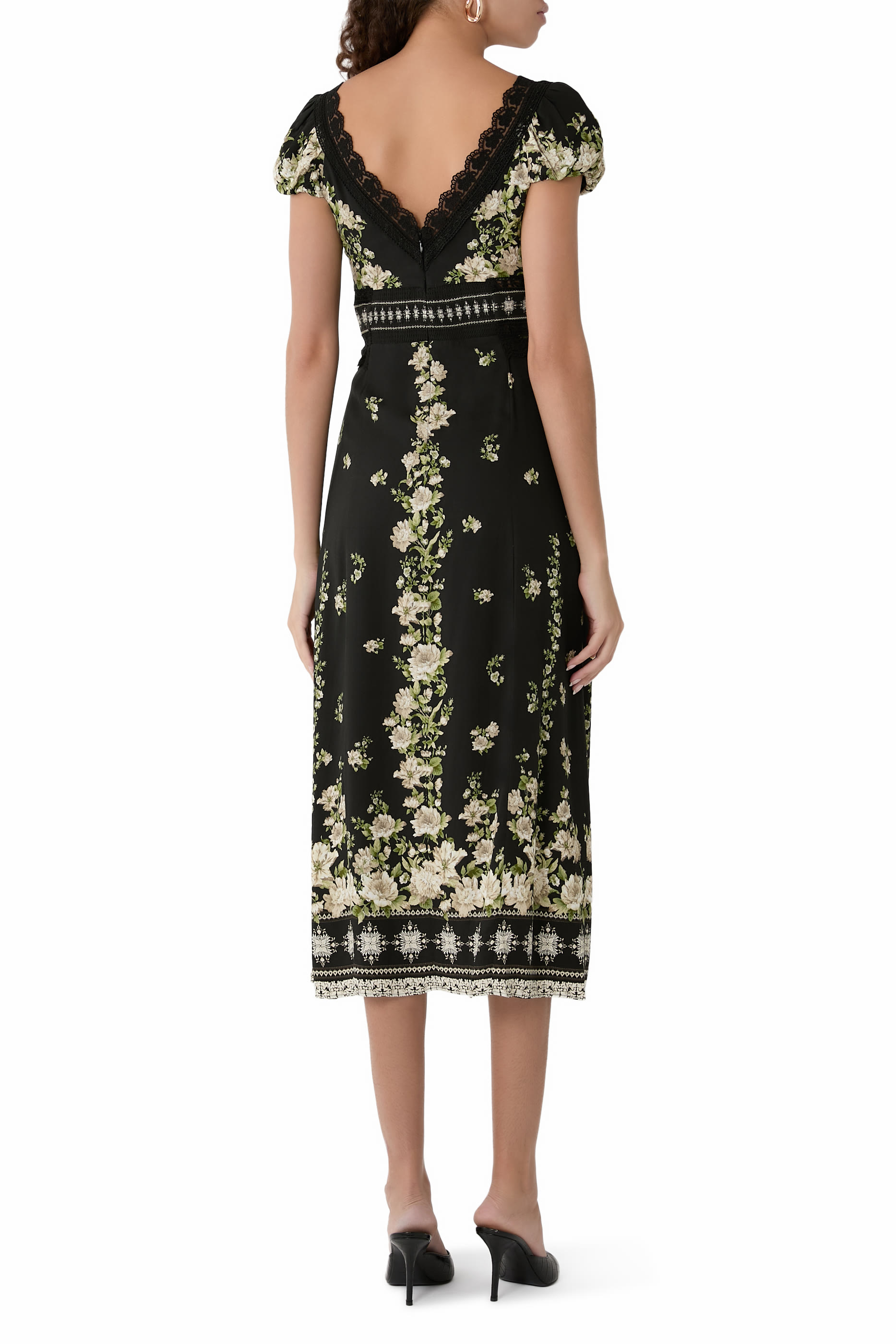 فستان متوسط الطول بنقشة ورود