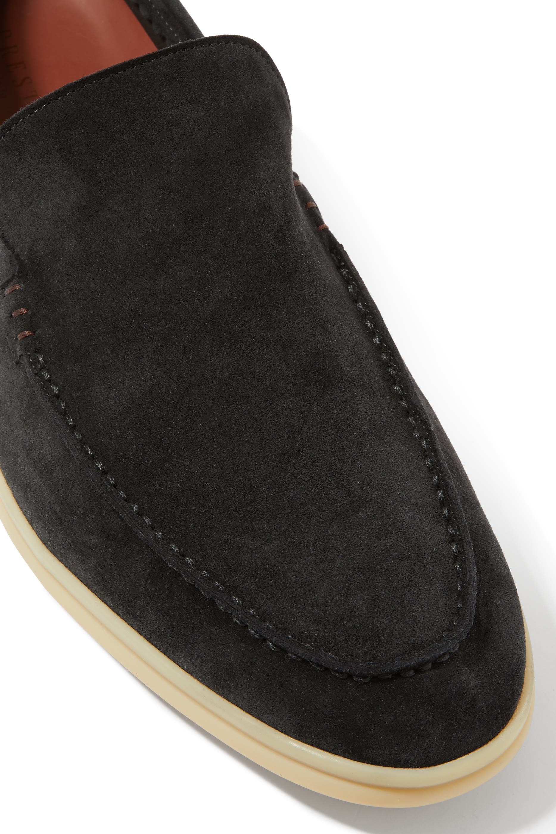 حذاء سهل الارتداء شمواه