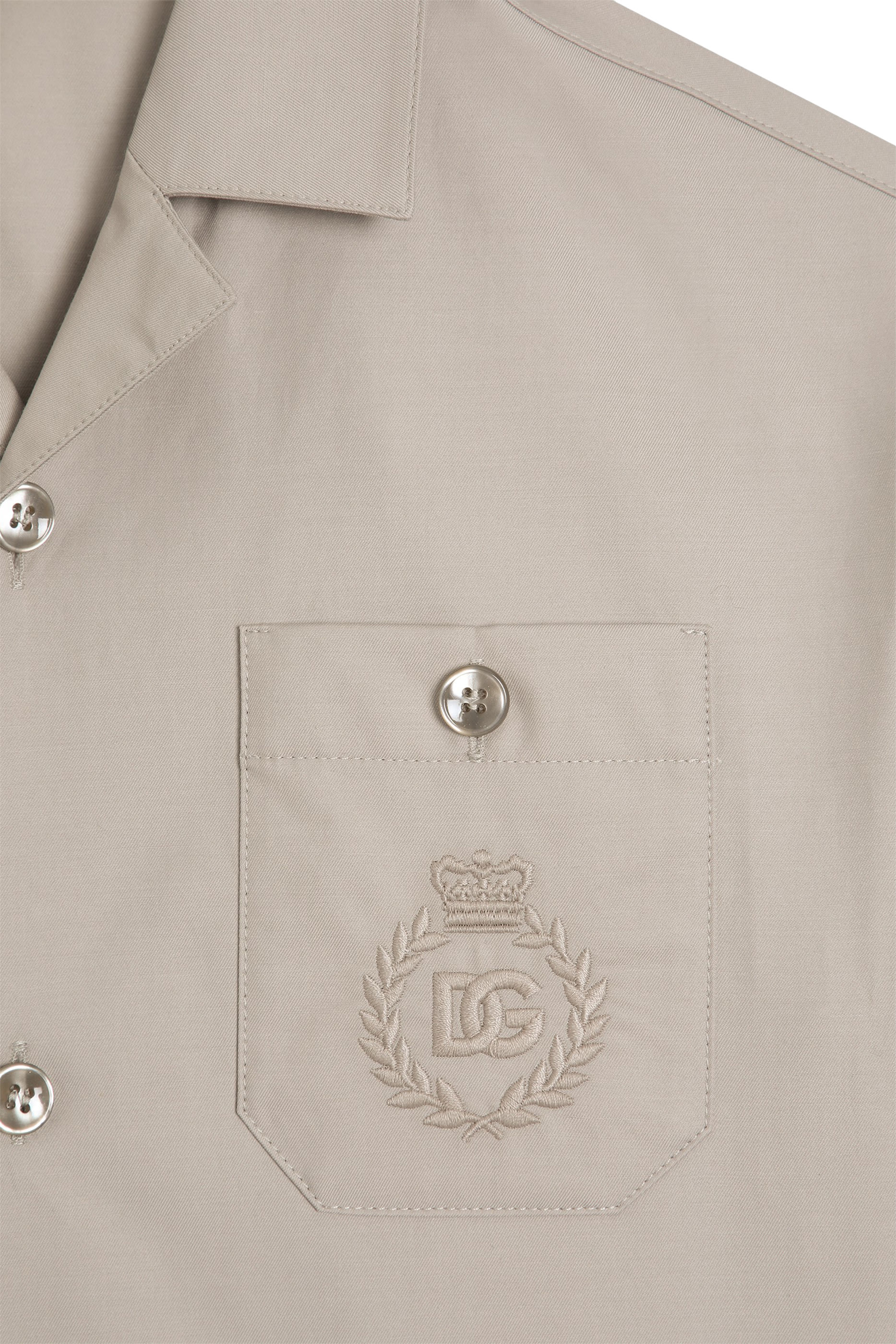 قميص بشعار الماركة للأطفال