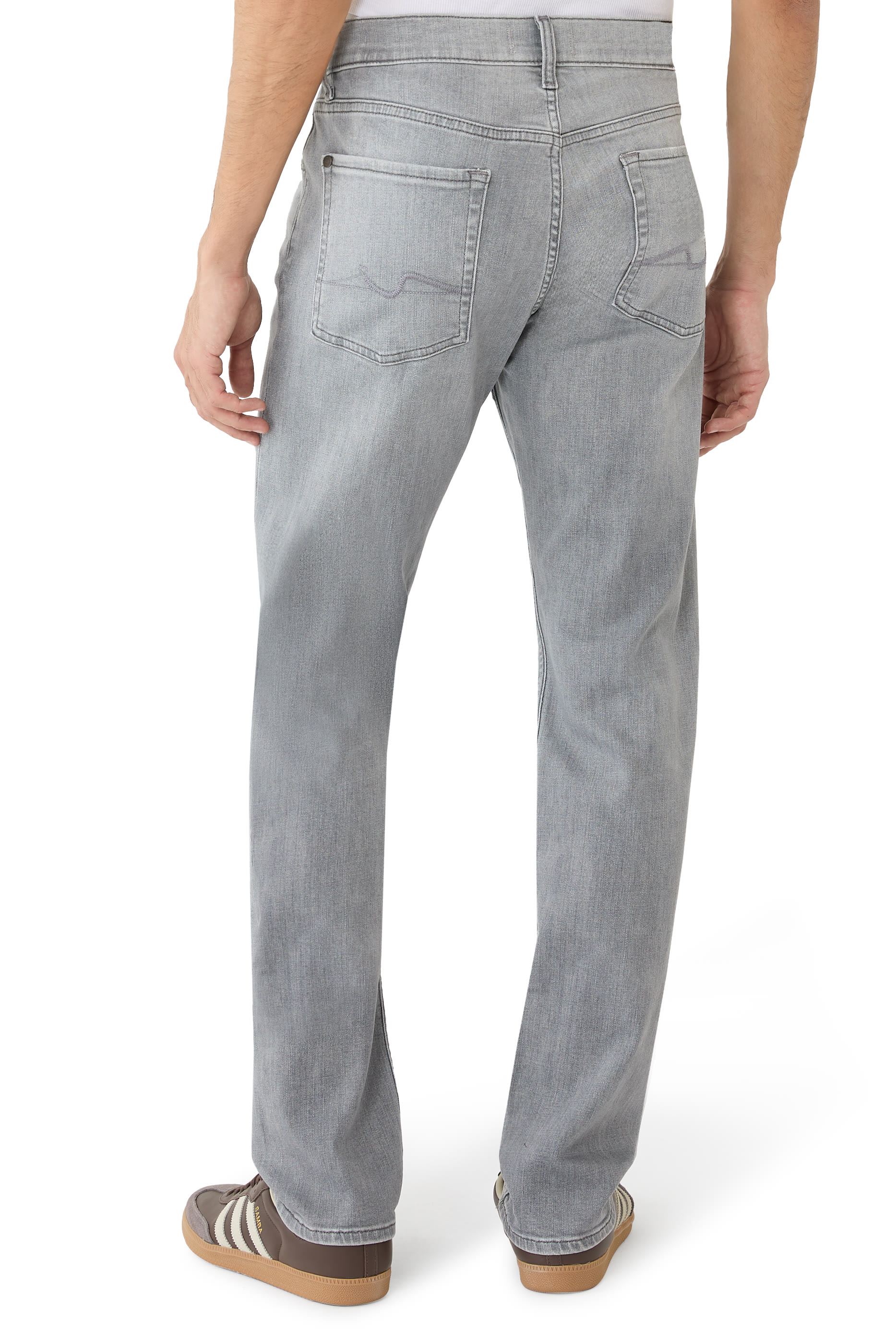 بنطال جينز بقصة ضيقة