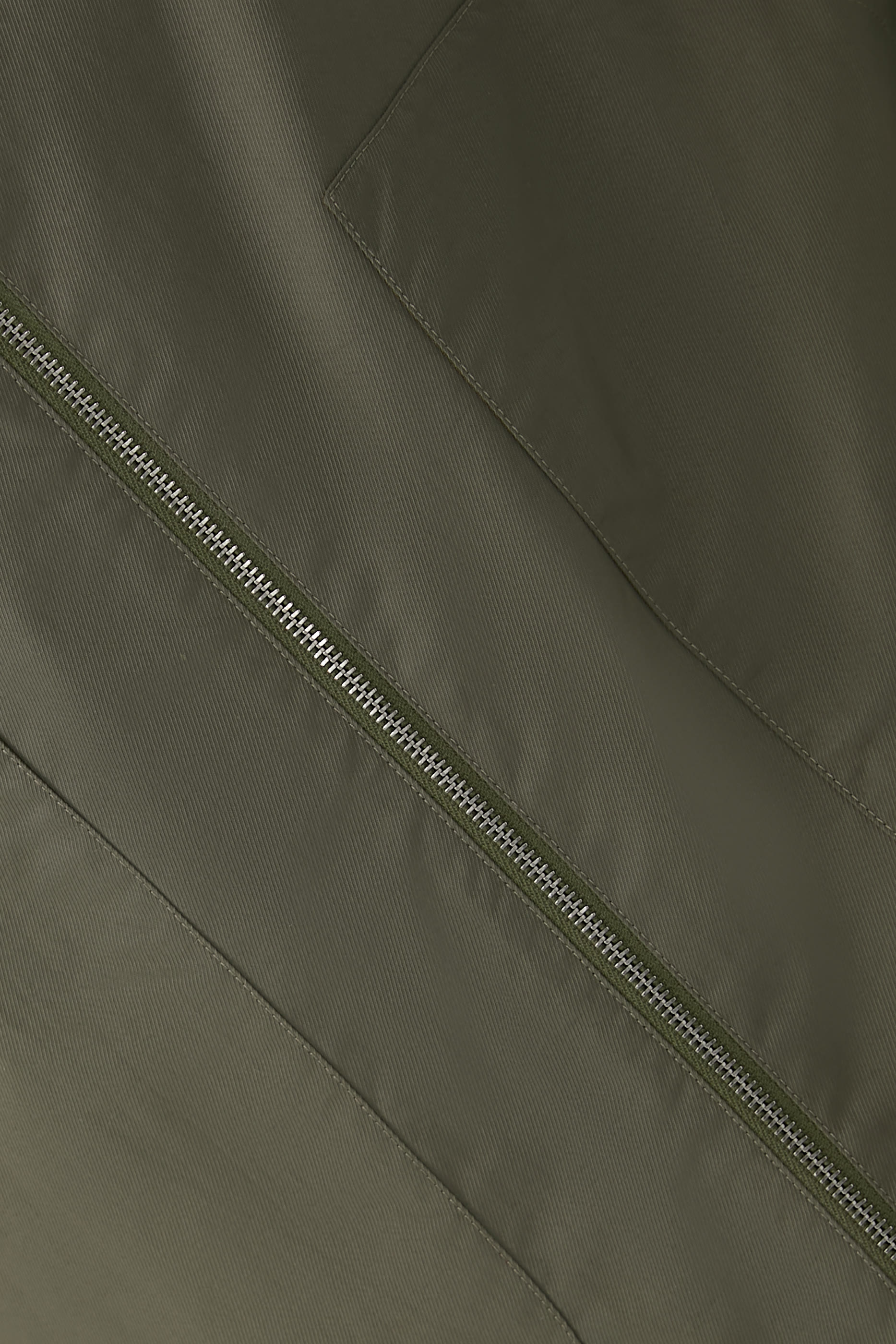 جاكيت سيروكو مقاوم للرياح