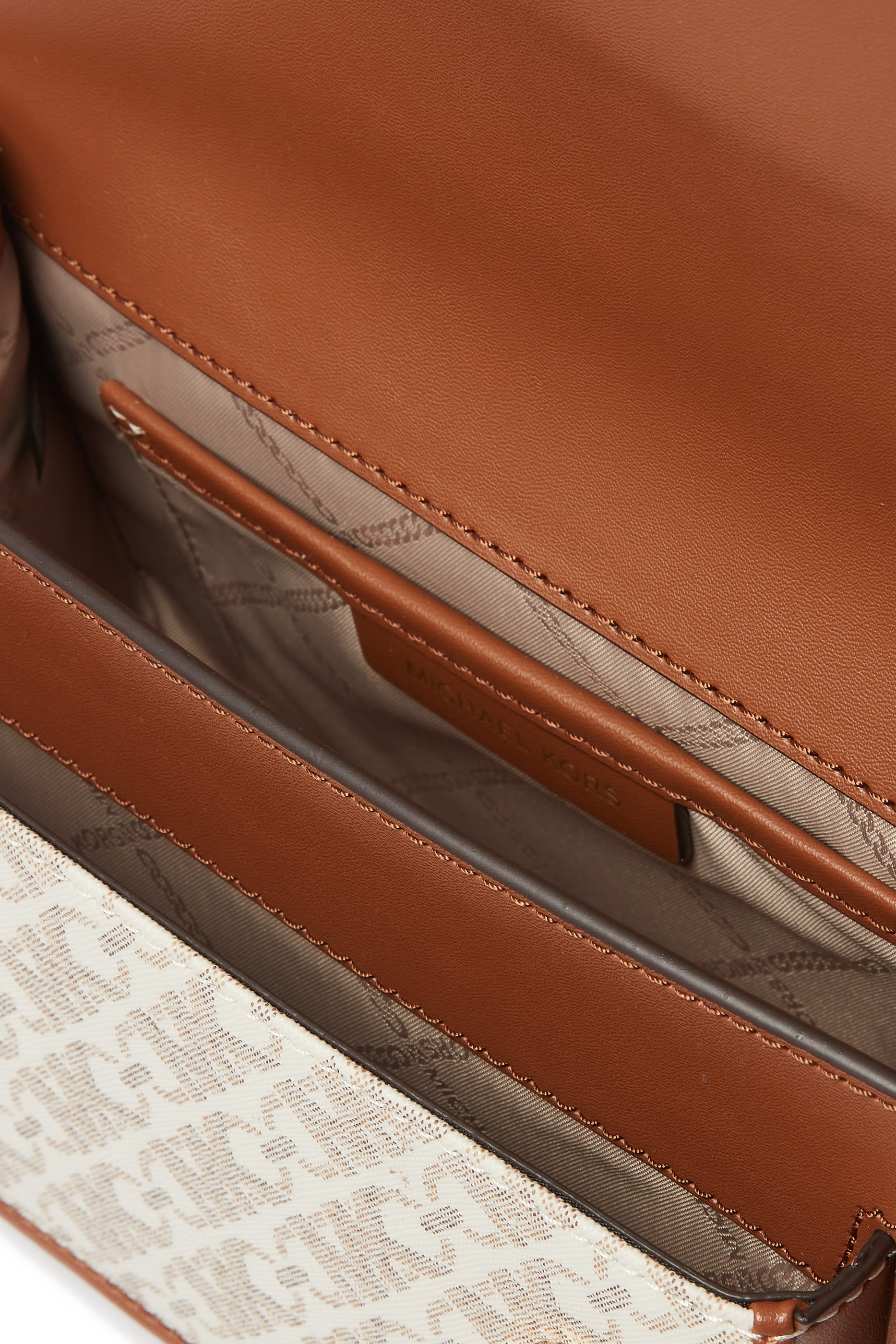 حقيبة كتف هيذر كبيرة بشعار الماركة