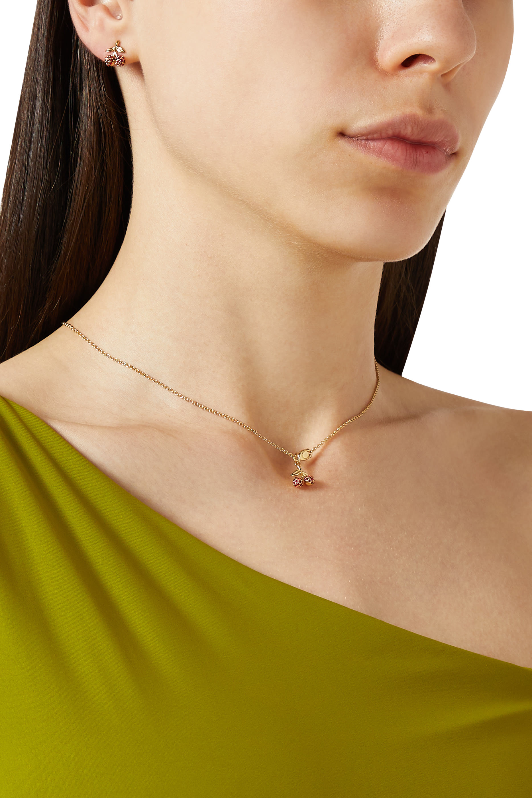 قلادة قصيرة بحلية كرز مرصعة بأحجار بافيه