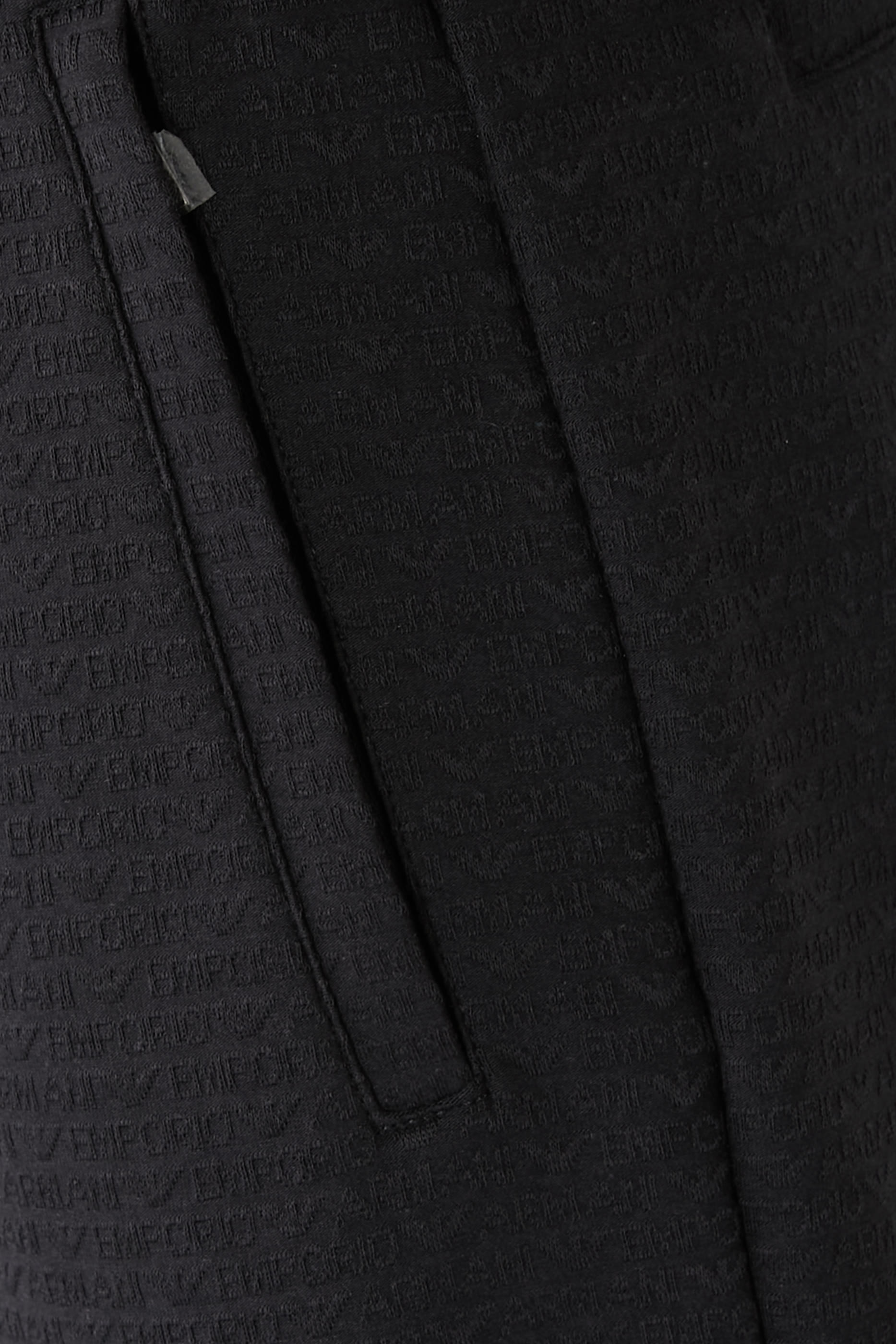 بنطال رياضي بشعار الماركة