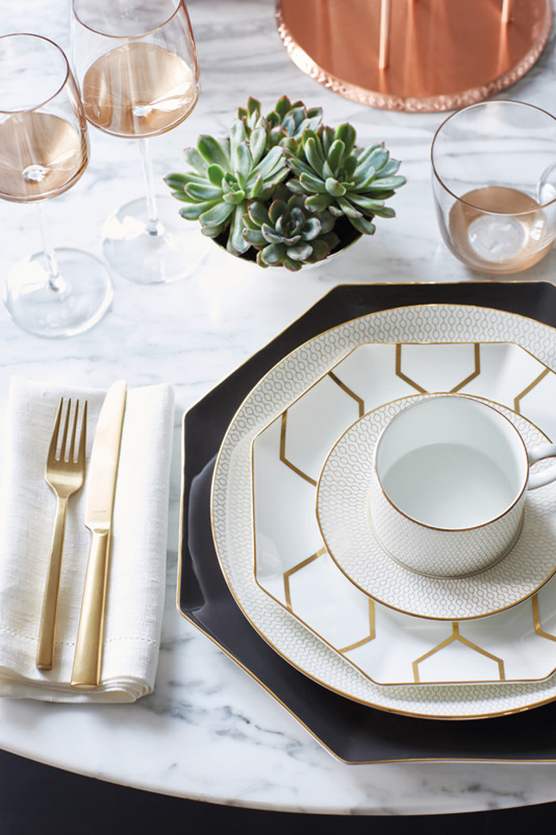 طبق أريس ثماني الأضلاع 23 سم