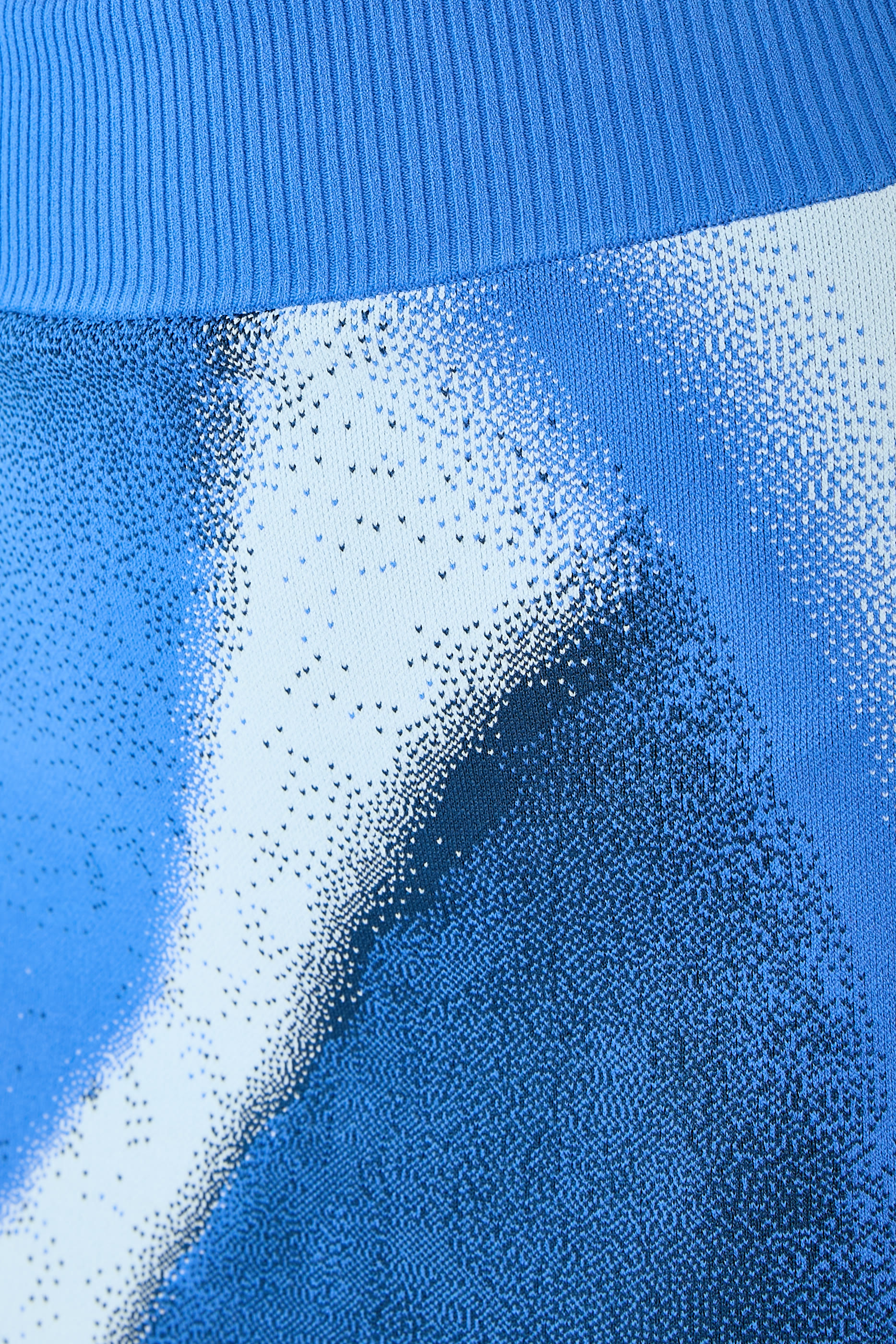 تنورة صوفي شيري متوسطة الطول بنقشة