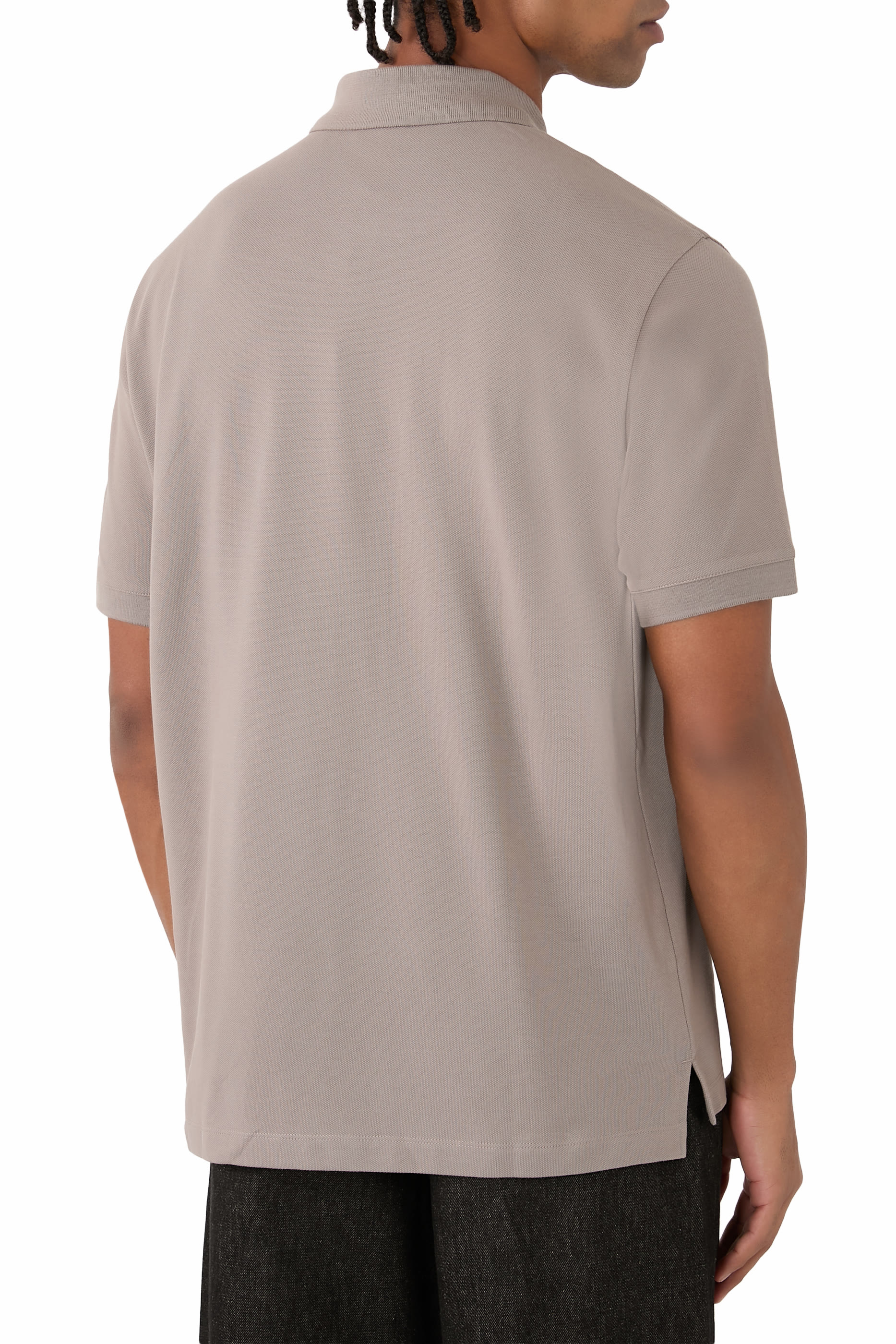 قميص بولو بجيب بشعار الماركة 