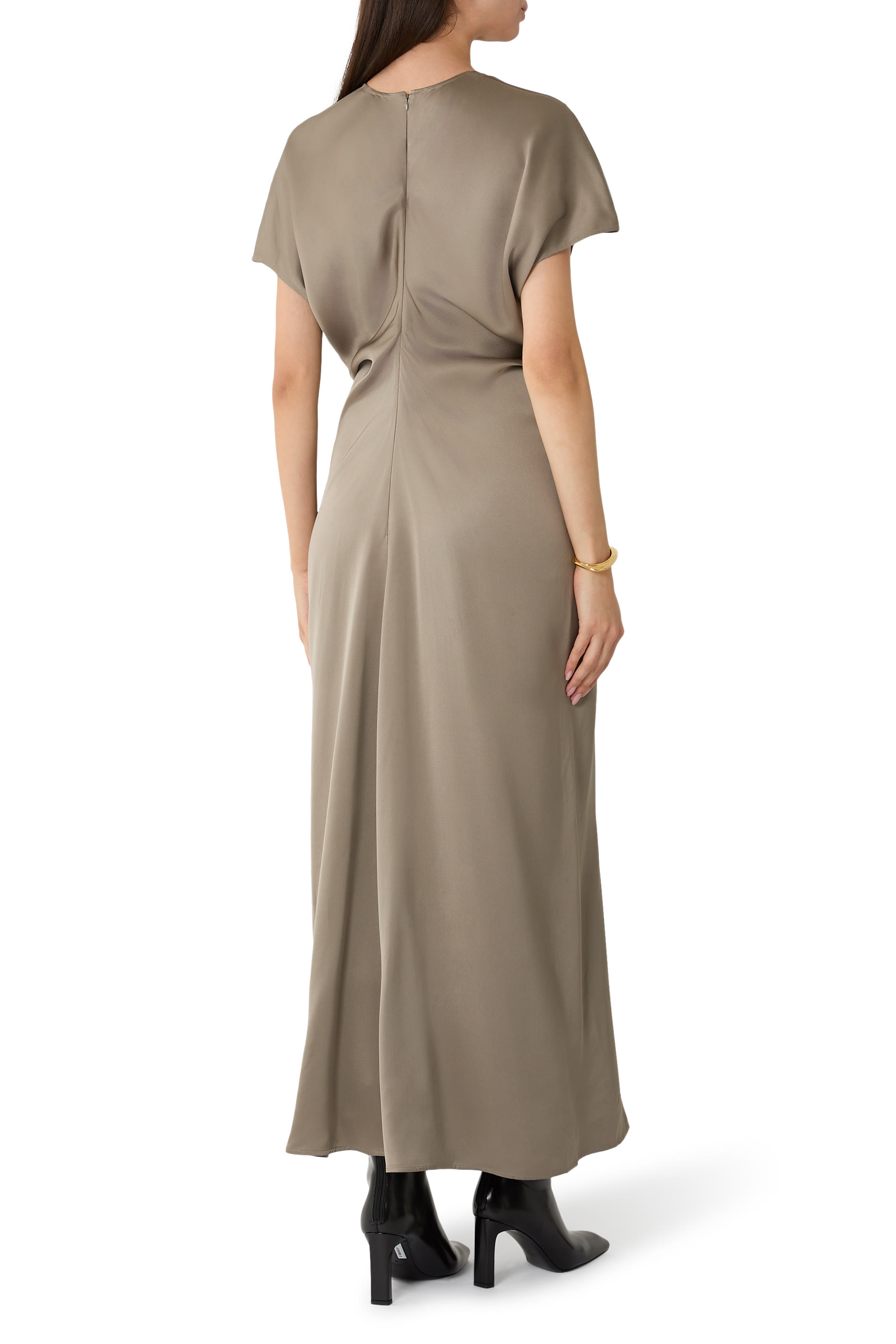 فستان بخصر واسع