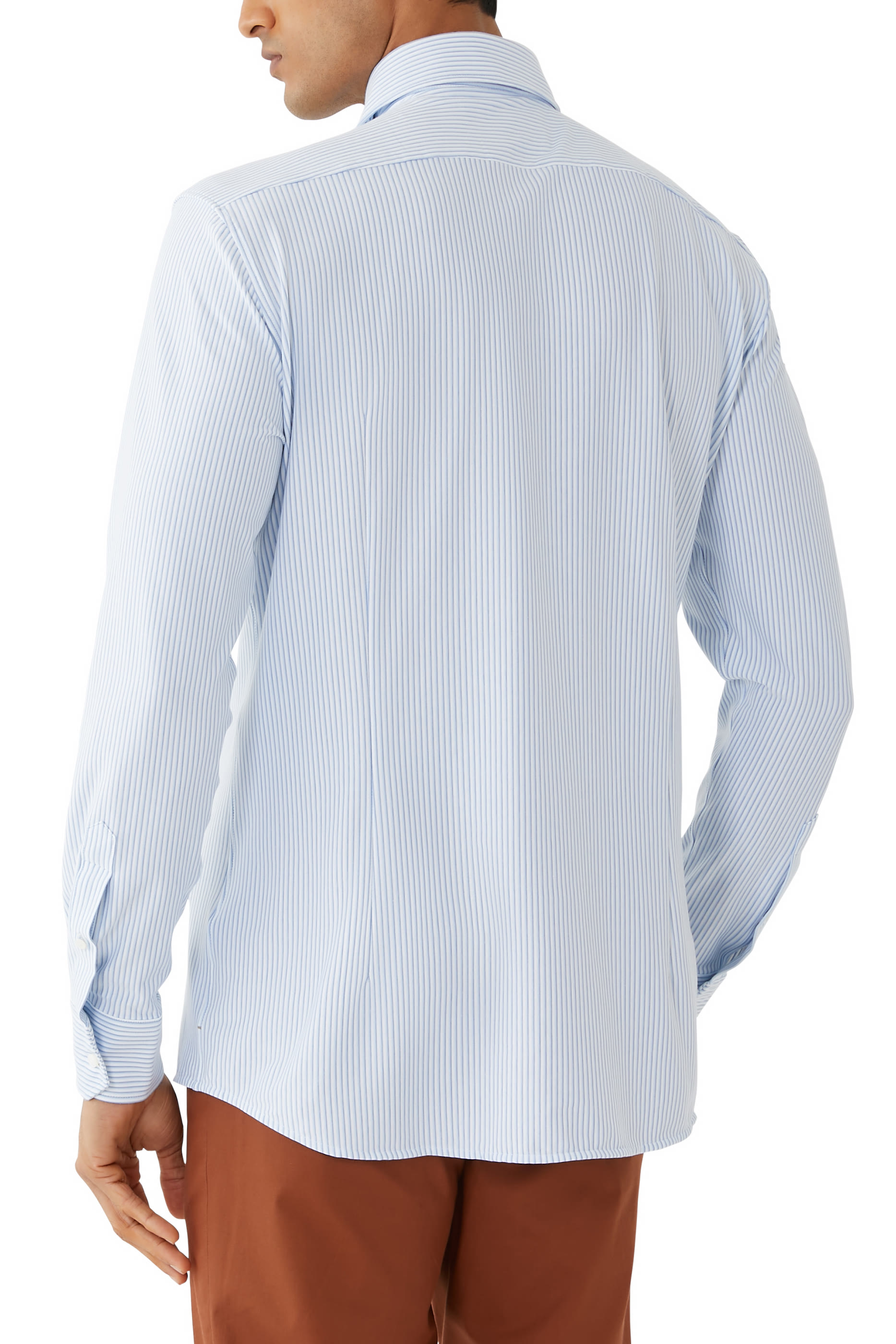 قميص هايز بأزرار