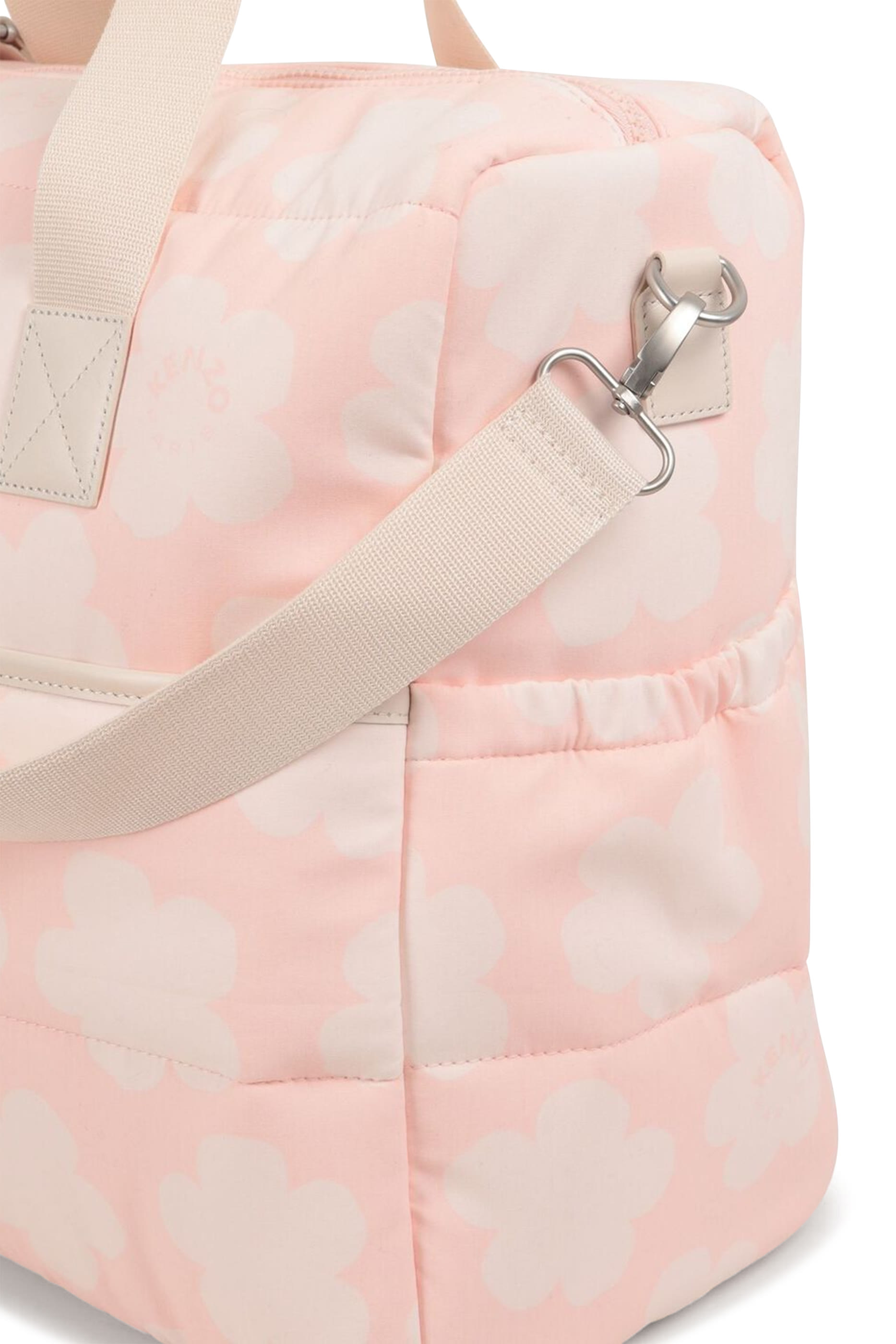 حقيبة مستلزمات أطفال كبيرة مبطنة مزينة بشعار الماركة