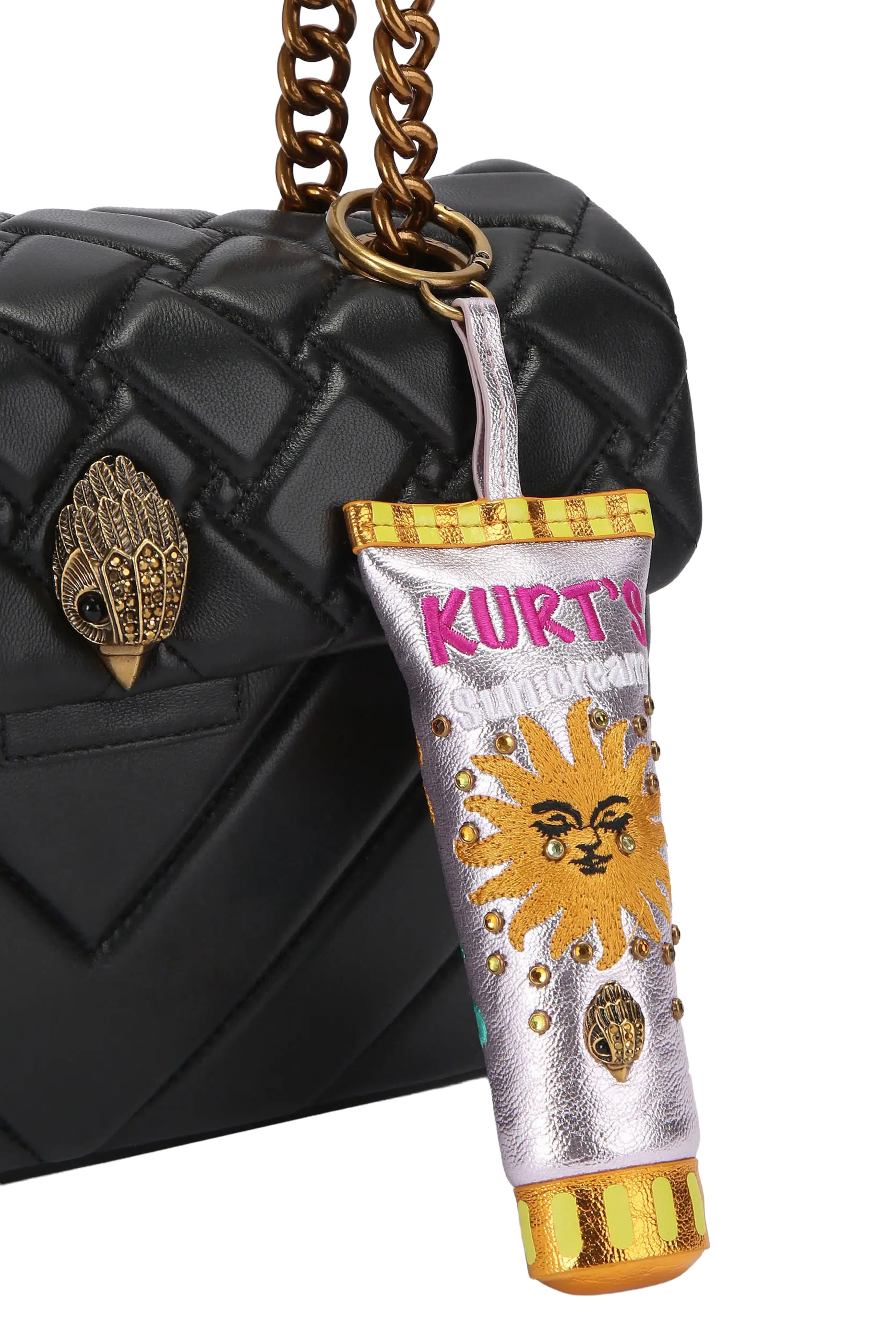 حلية بتصميم واقي شمس