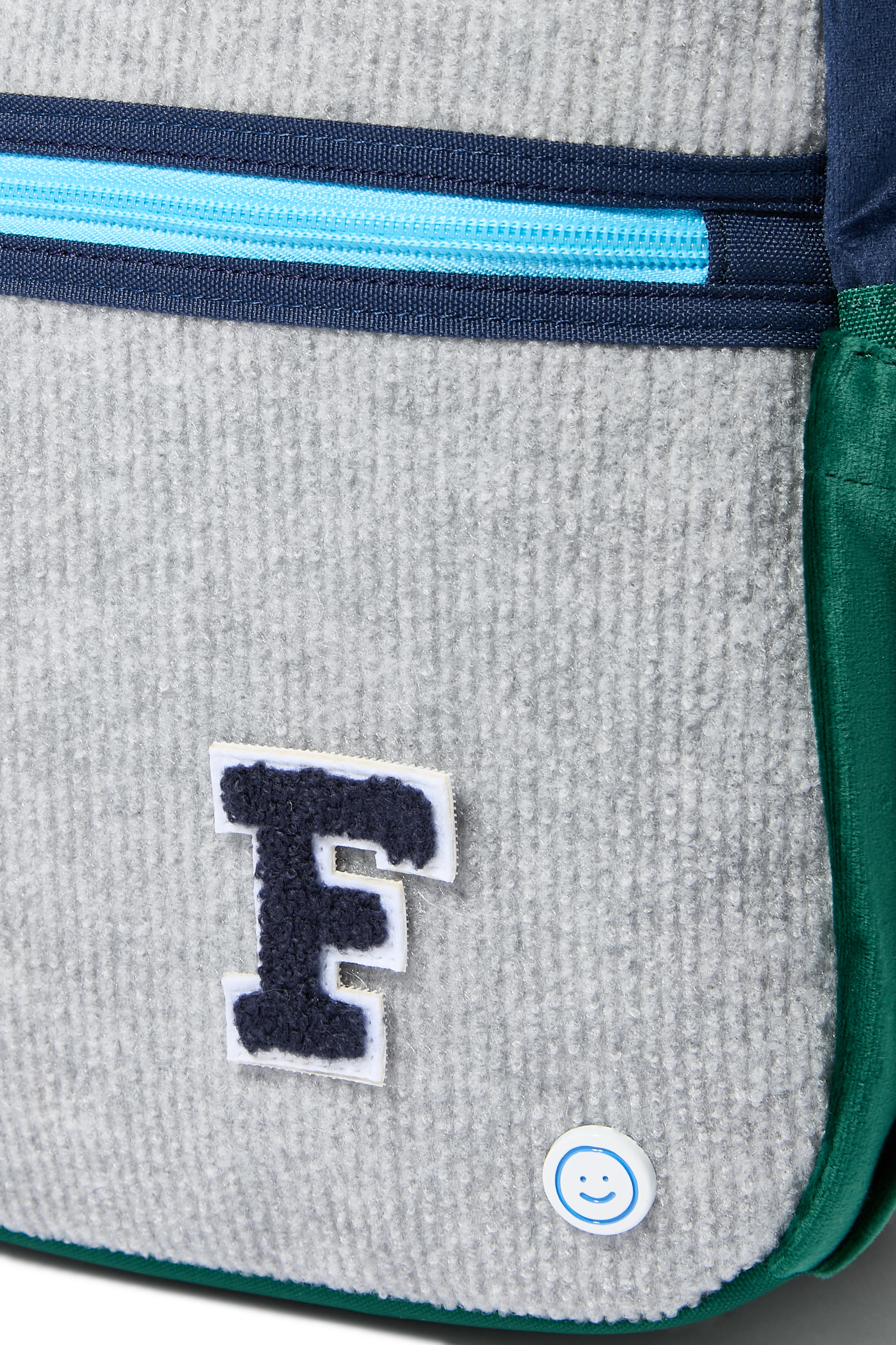 رقعة بتصميم حرف F لامعة شنيل مقاس 2 بوصة للأطفال