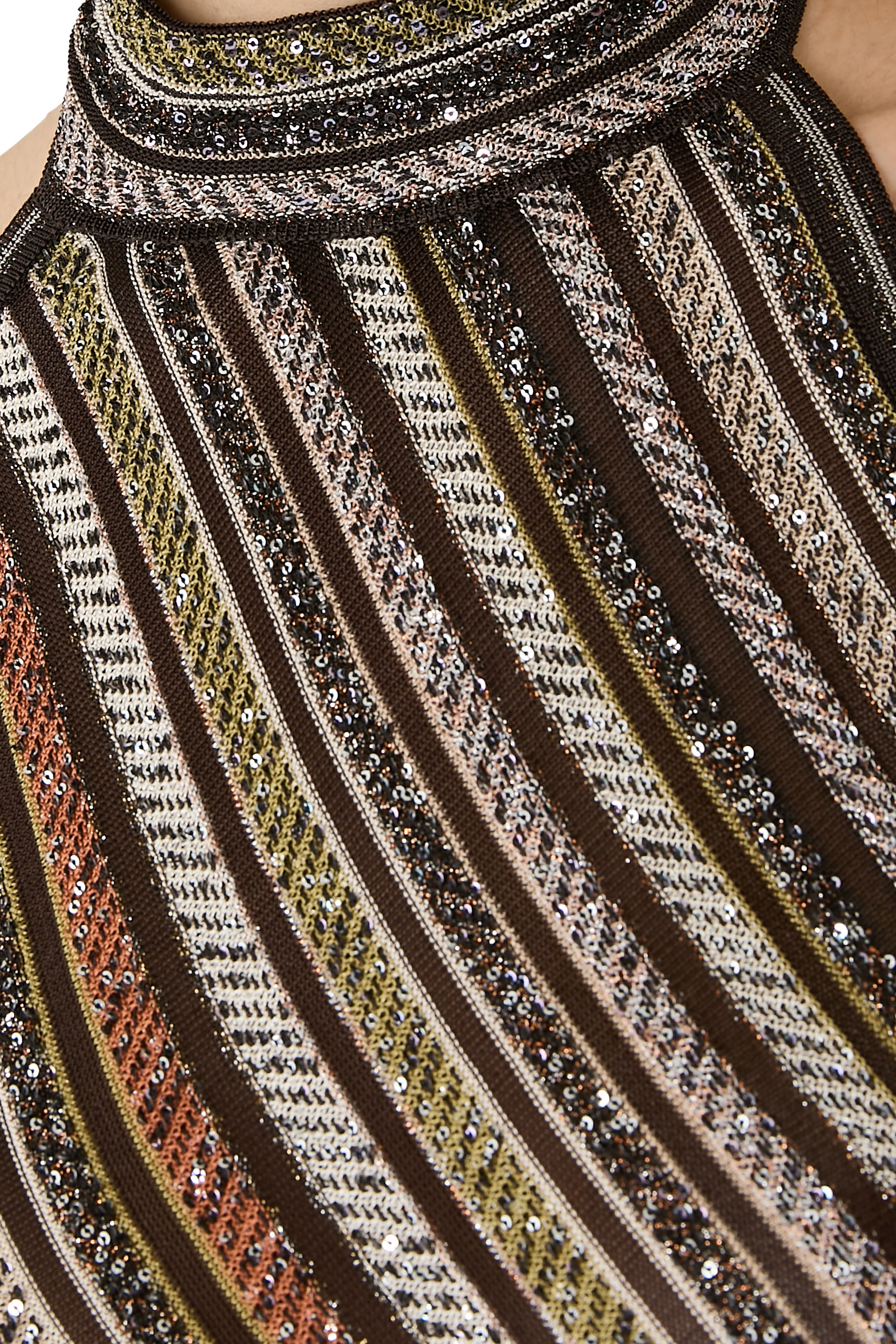 بلوزة مخططة برباط حول العنق نسيج مطرز جزئيا بالترتر