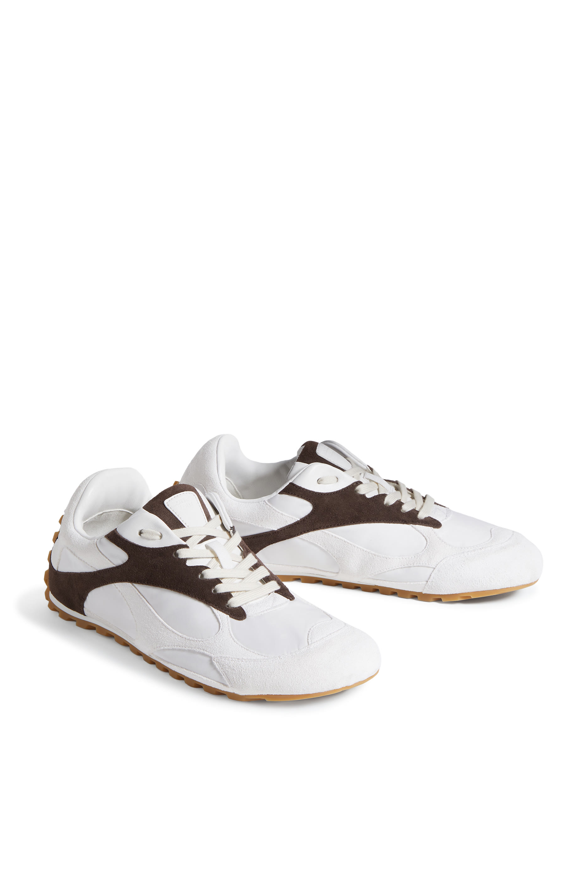 سنيكرز أوربيت فلاش