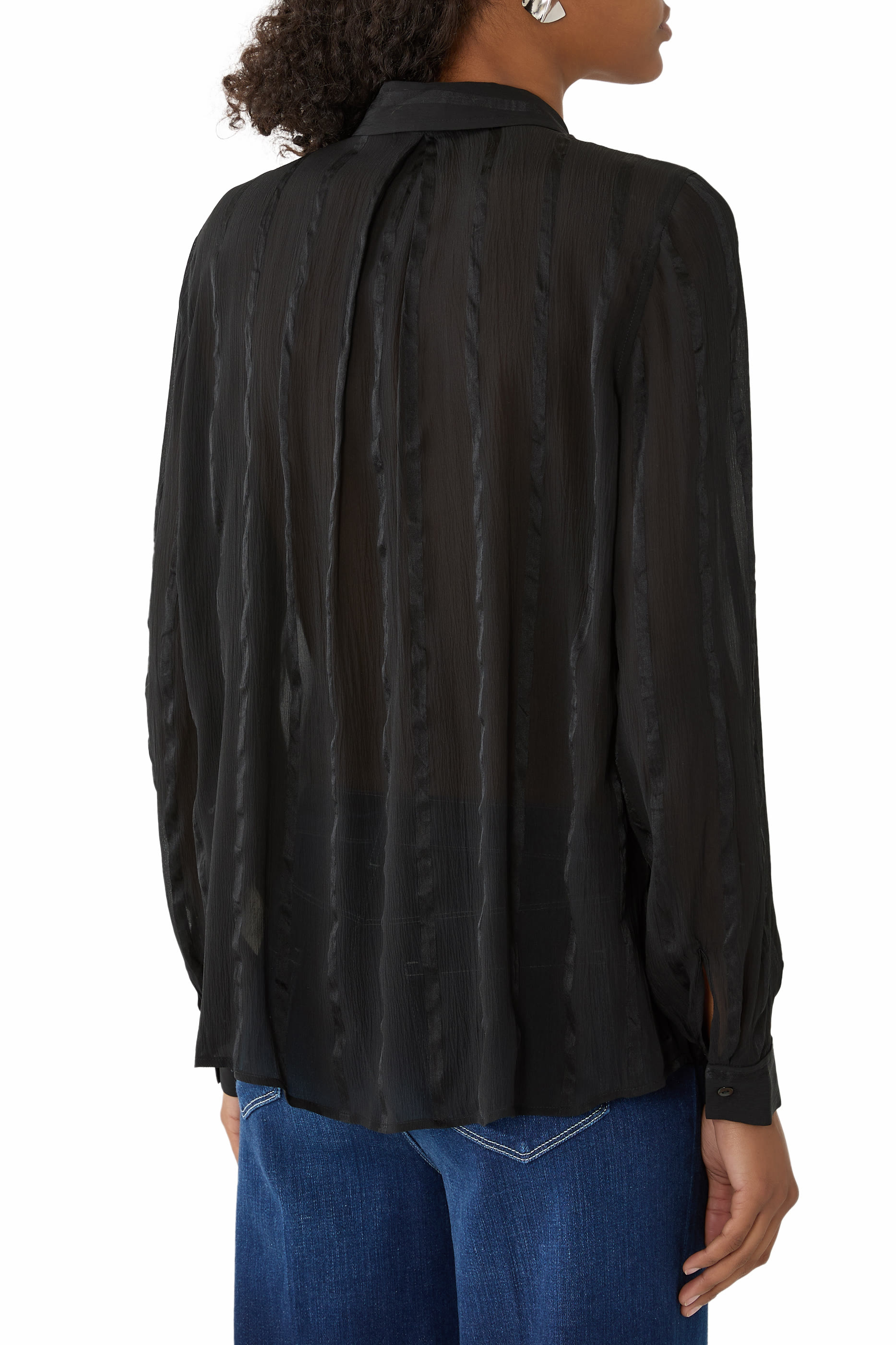 بلوزة أرجو بأزرار