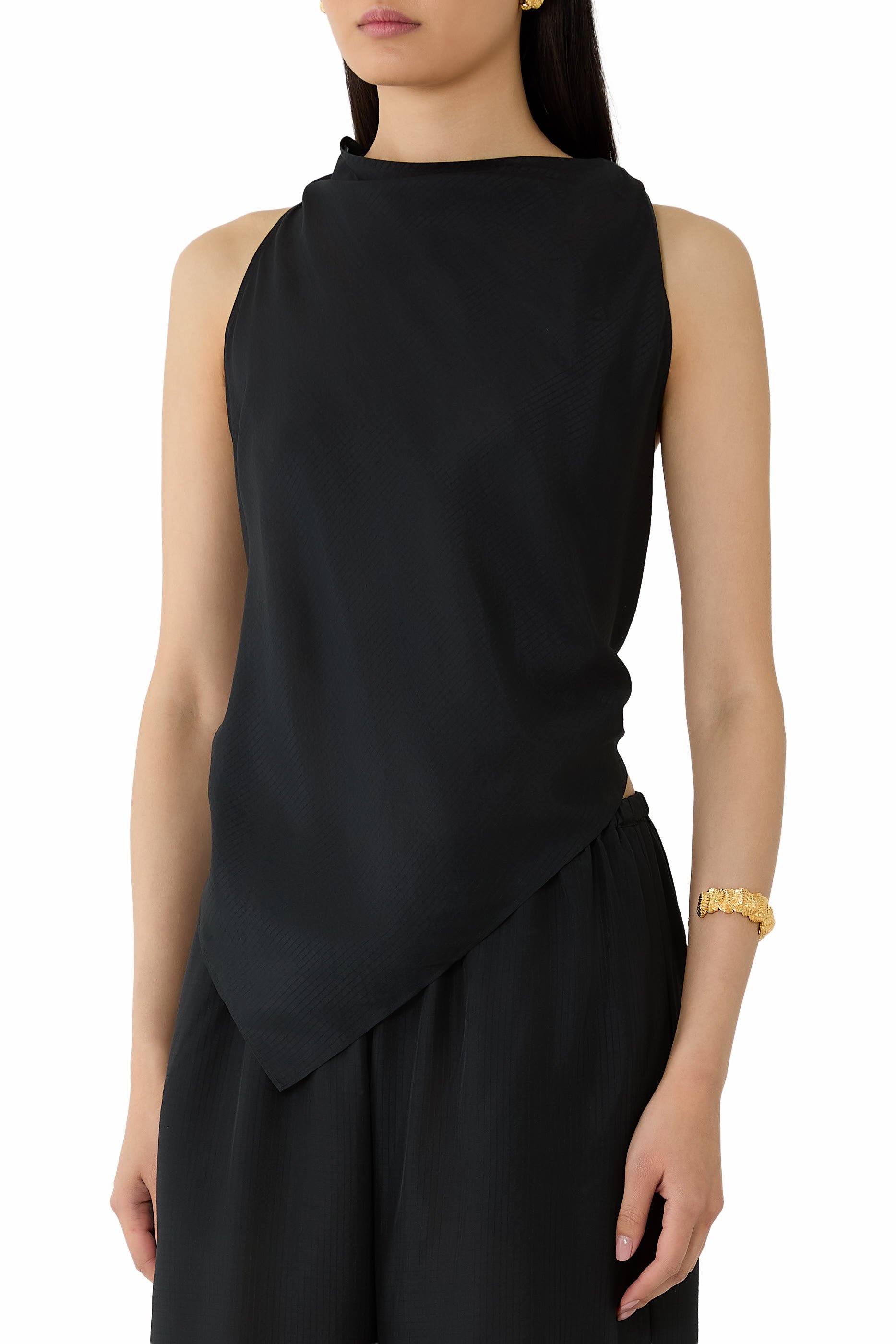 بلوزة جريد برباط حول العنق حرير