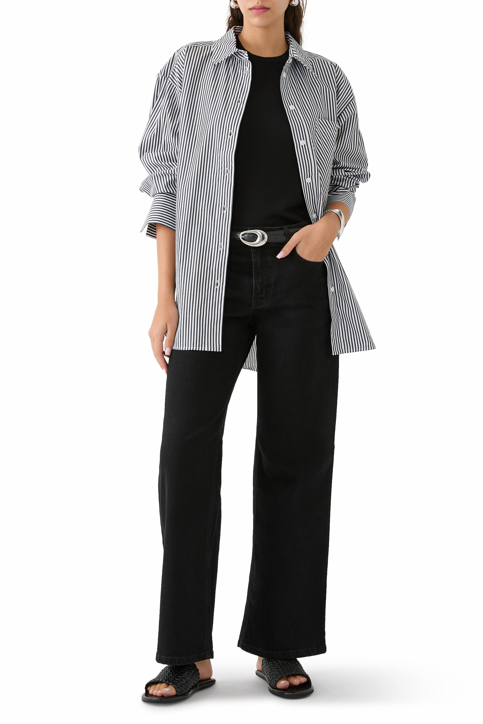 حذاء خفيف منسوج بتصميم بسيط ونعل مسطح حذاء خفيف منسوج بتصميم بسيط ونعل مسطح