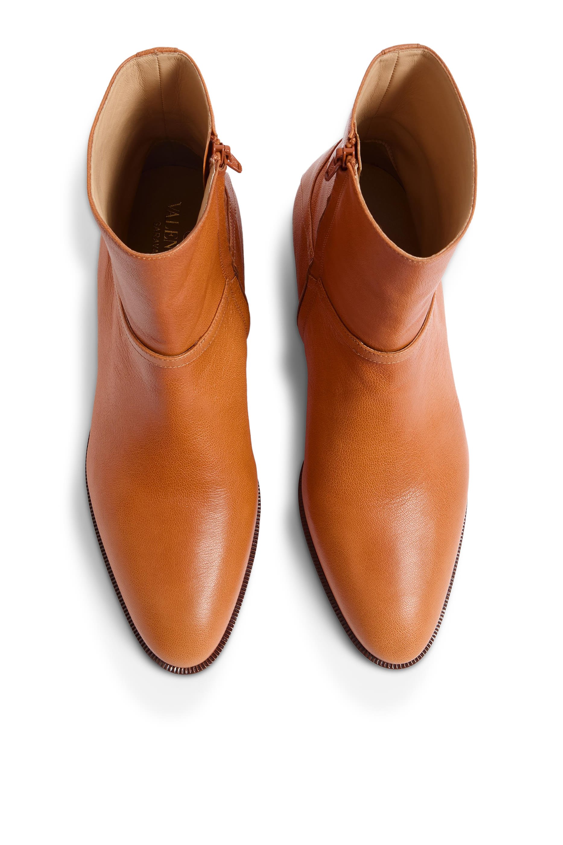 حذاء بوت بات بطول الكاحل جلد