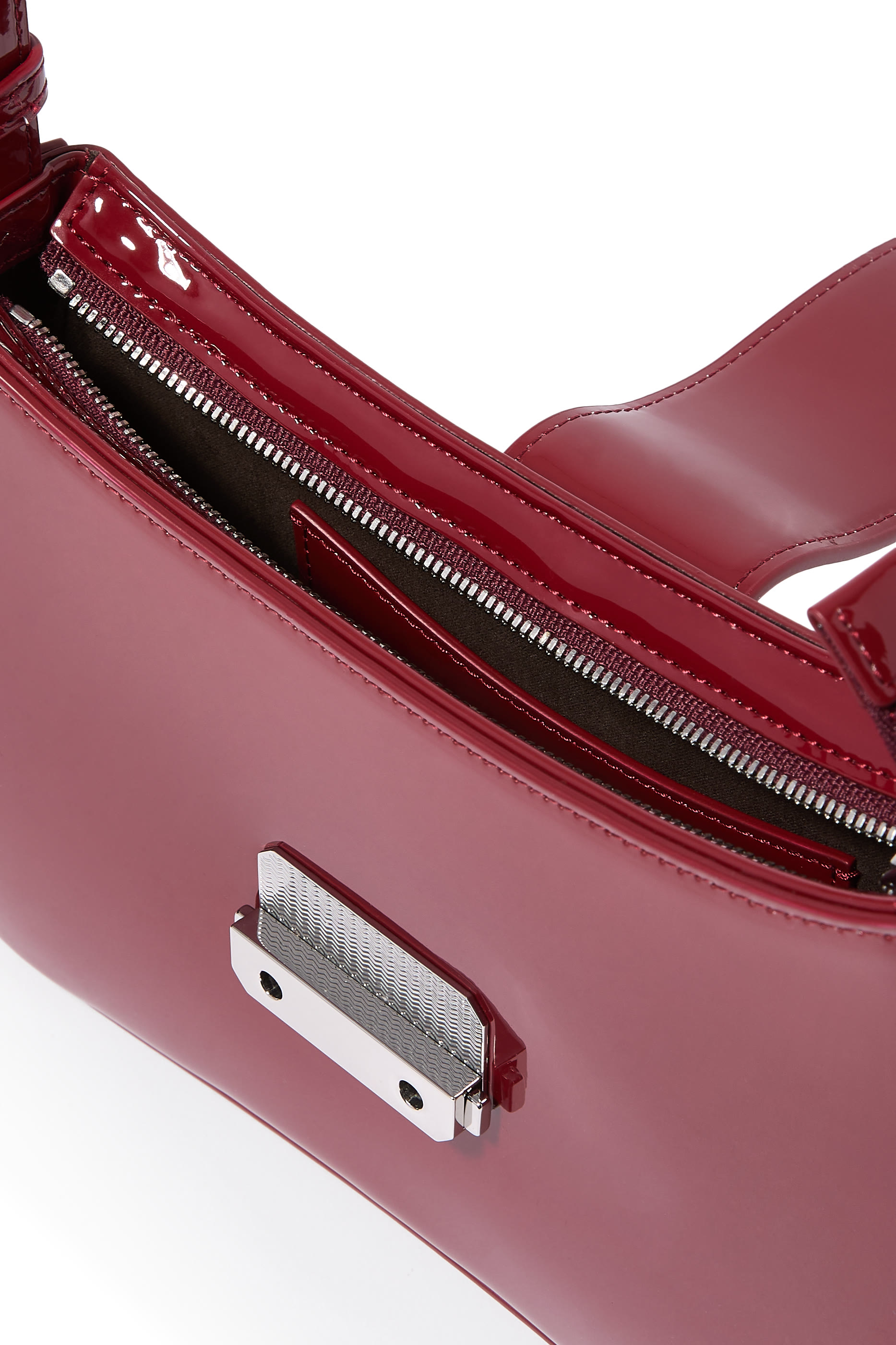 حقيبة كتف هوبو بمشبك بتصميم شعار الماركة