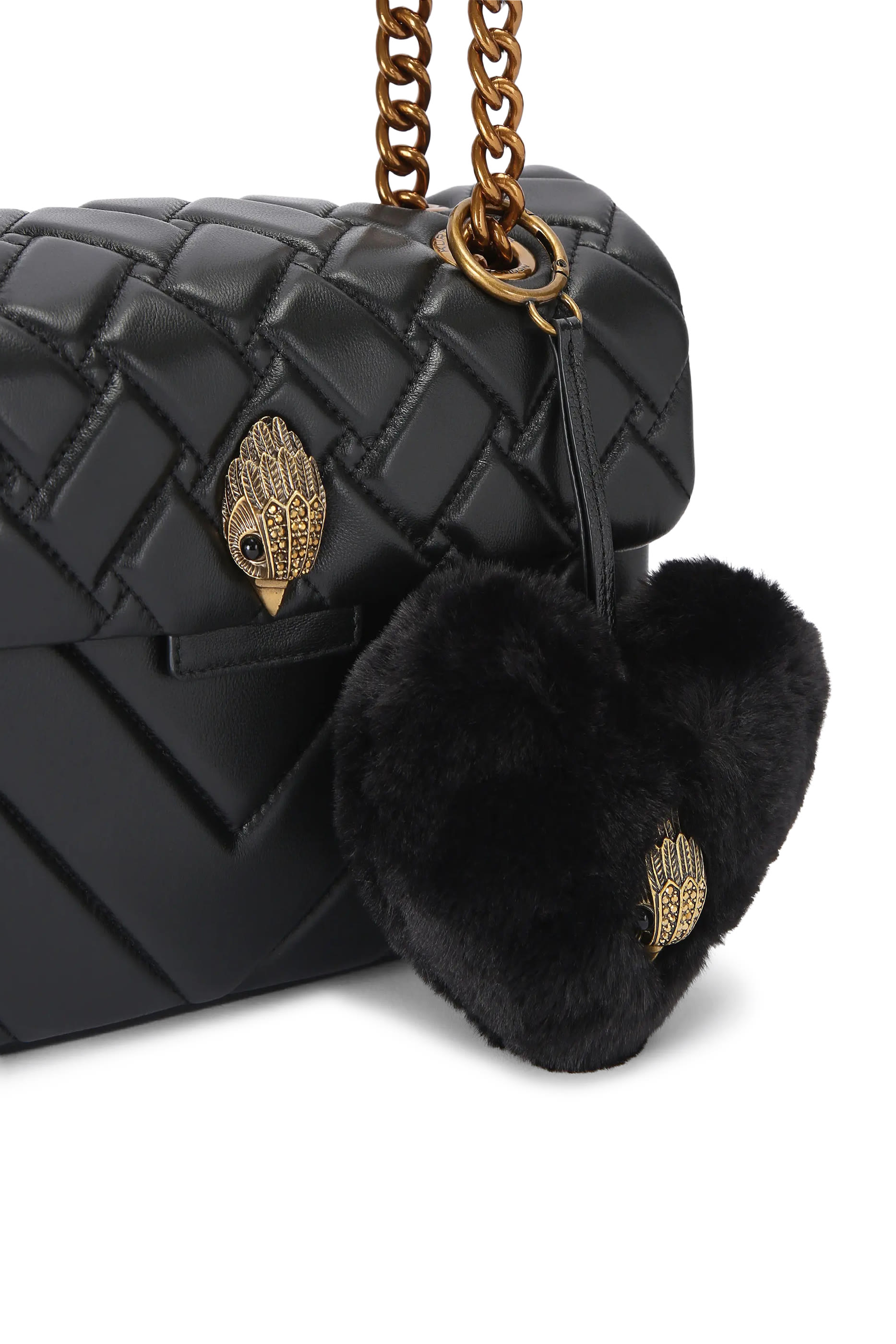 حلية بتصميم قلب أف فرو