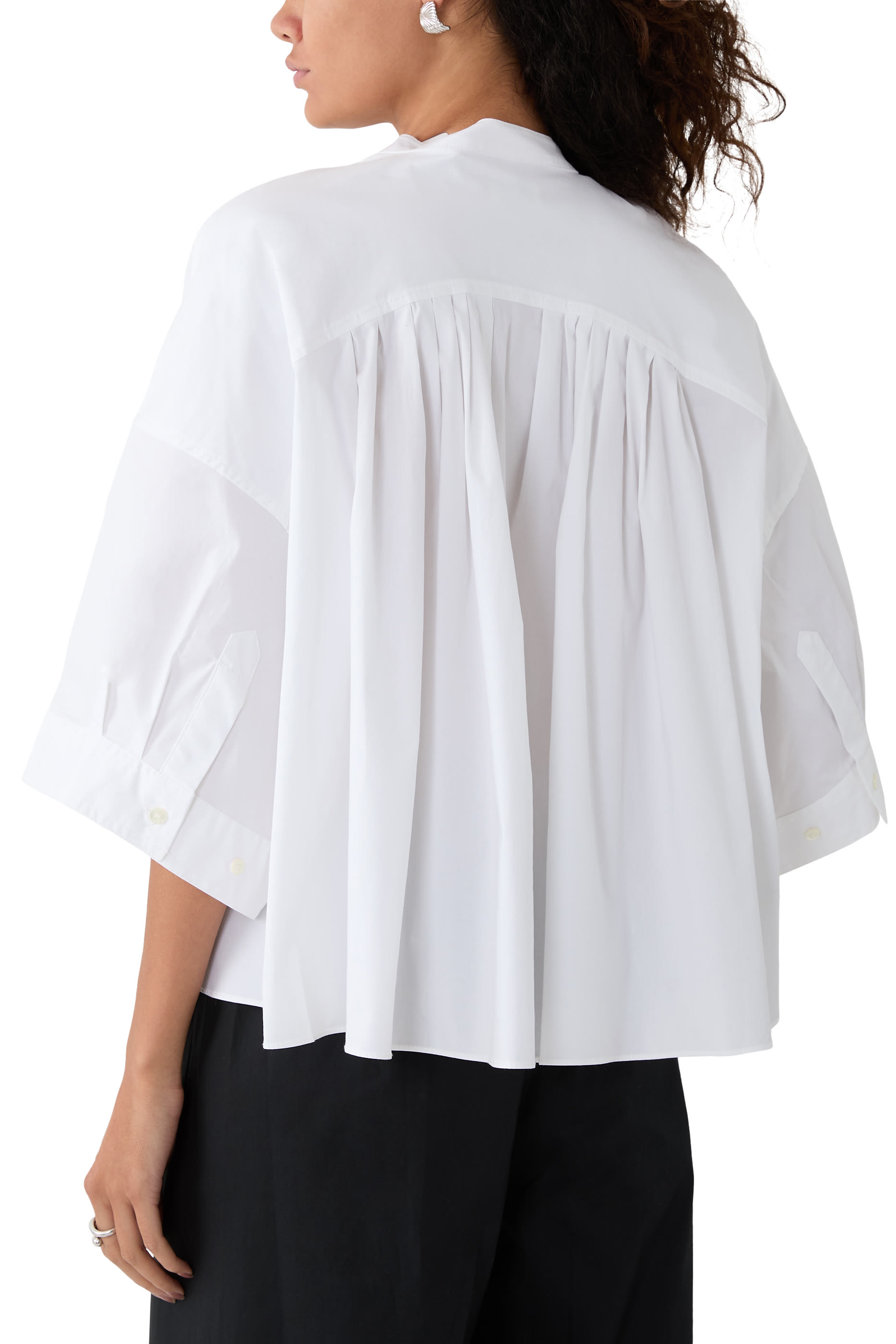 بلوزة إينزو