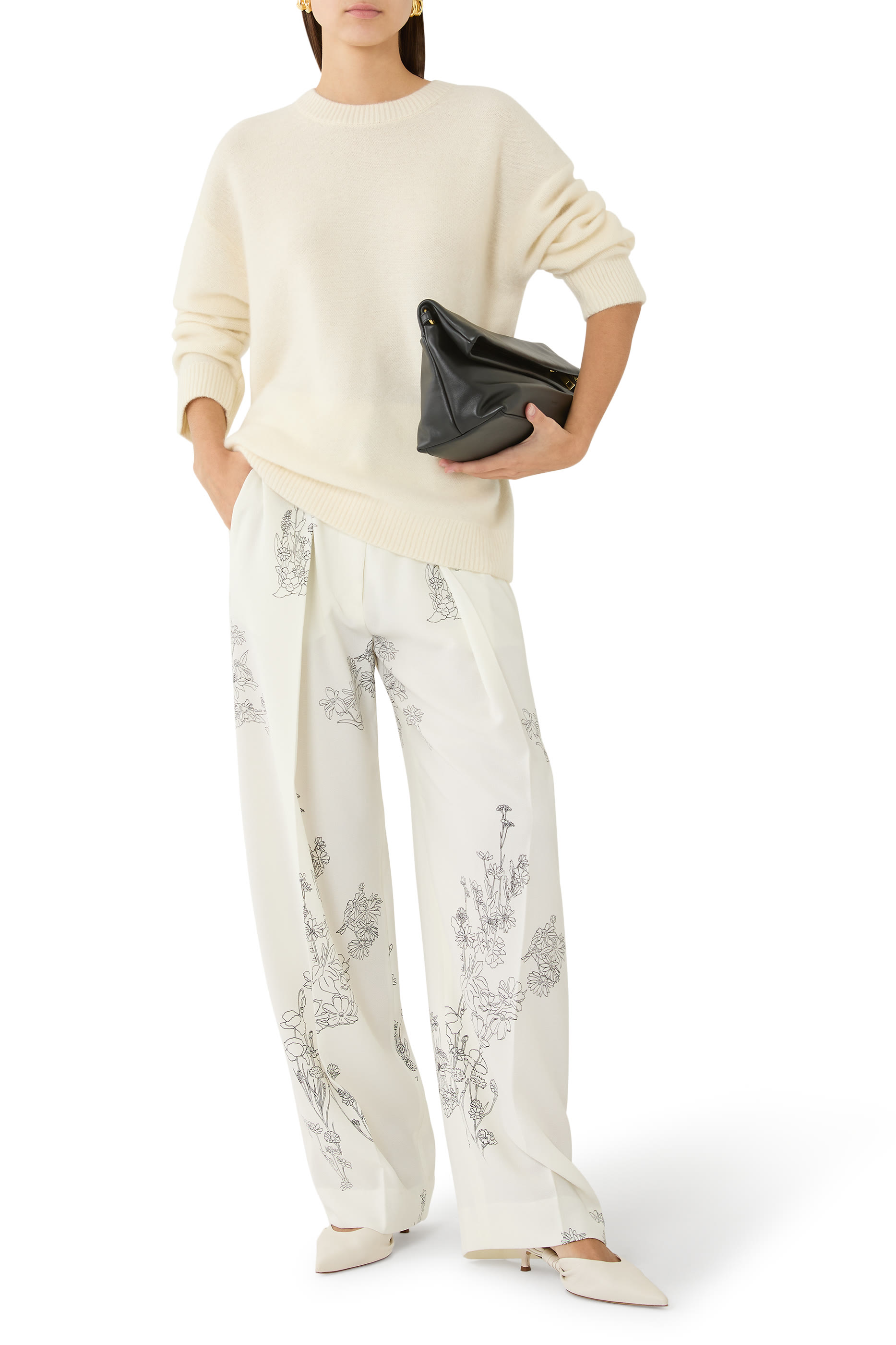 بنطال بقصة ساق واسعة