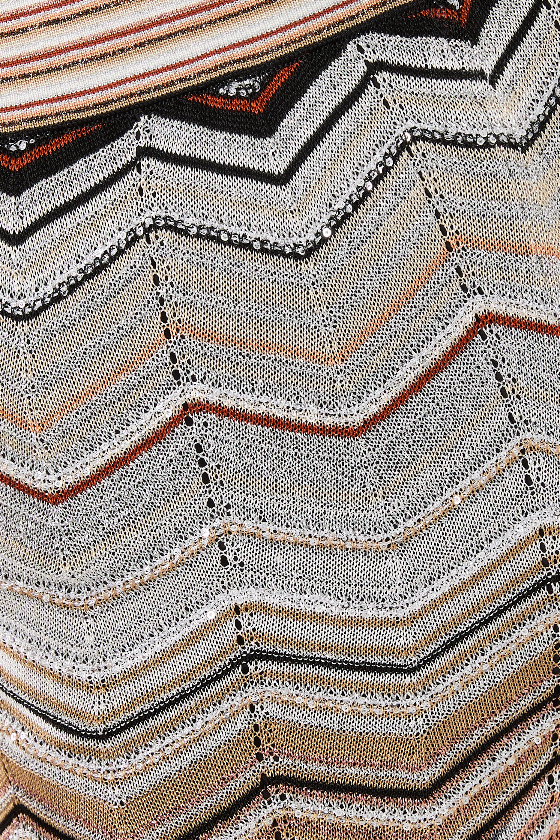 بنطال بقصة ساق واسعة مزين بترتر شيفرون لوريكس