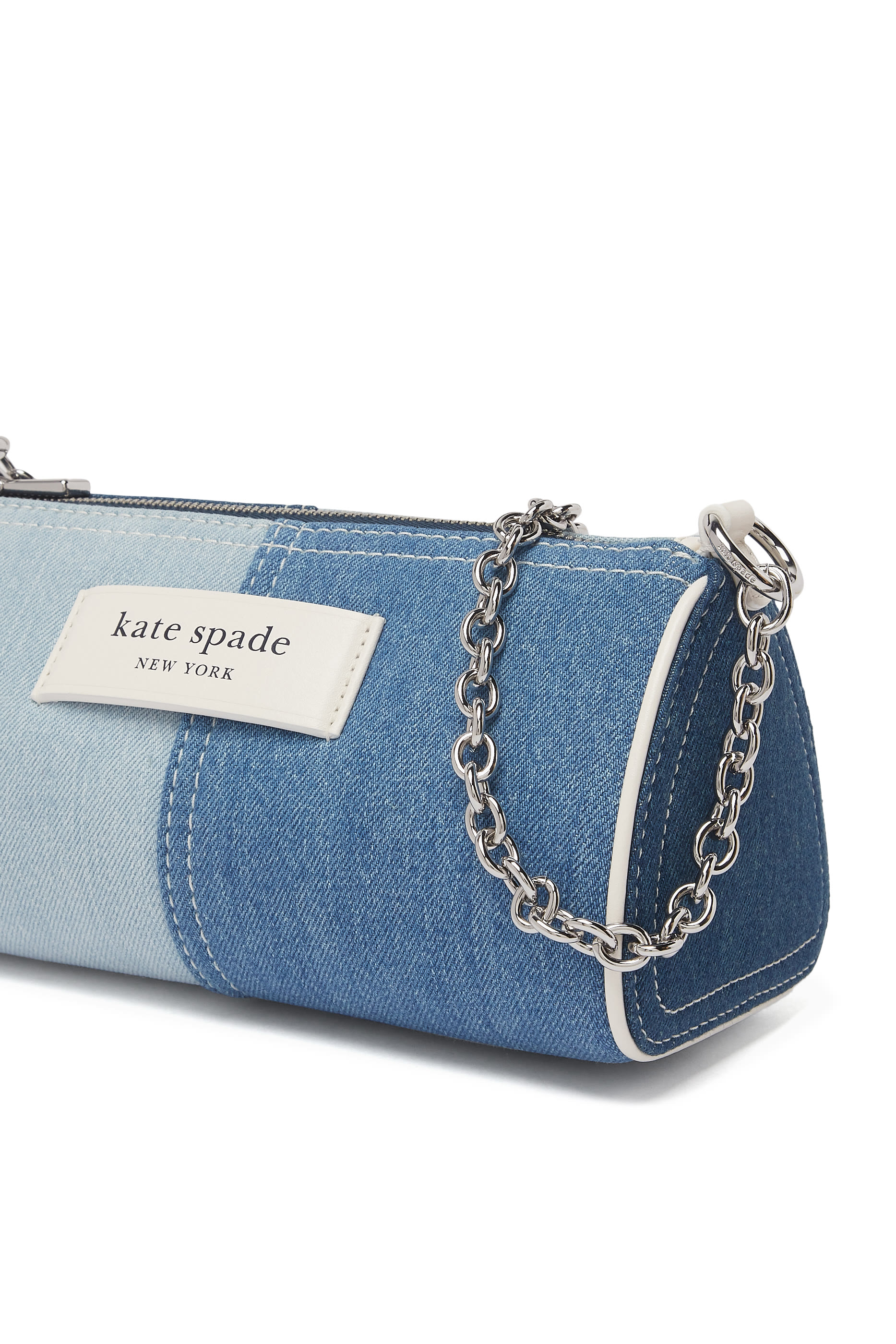 حقيبة صغيرة بشعار الماركة حقيبة صغيرة بشعار الماركة