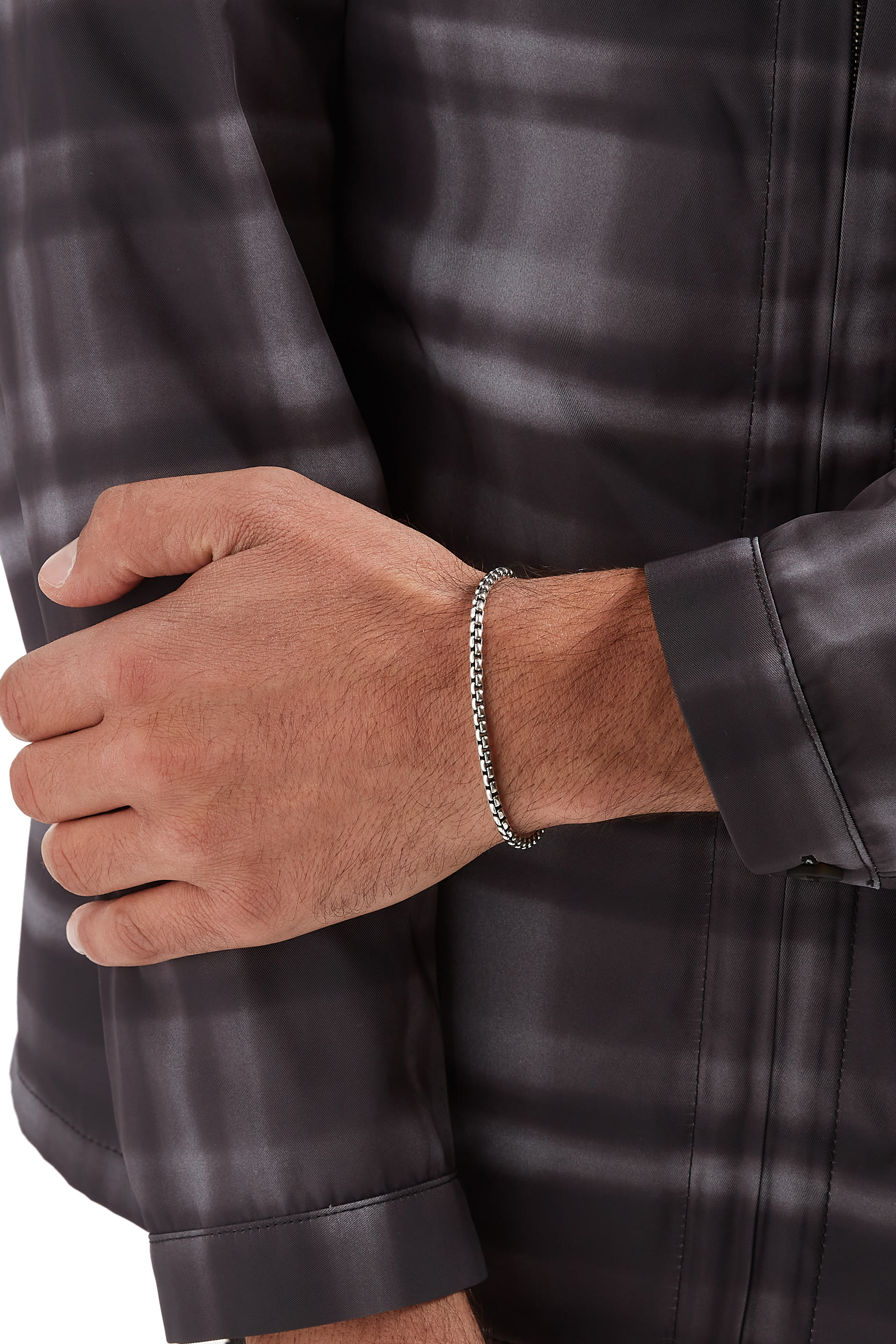 سوار بسلسة بحلقات مكعبة متوسطة