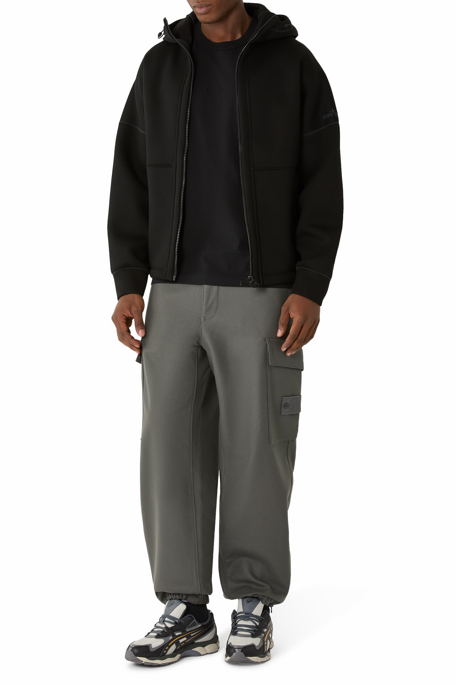 تيشيرت مطرز بشعار الماركة