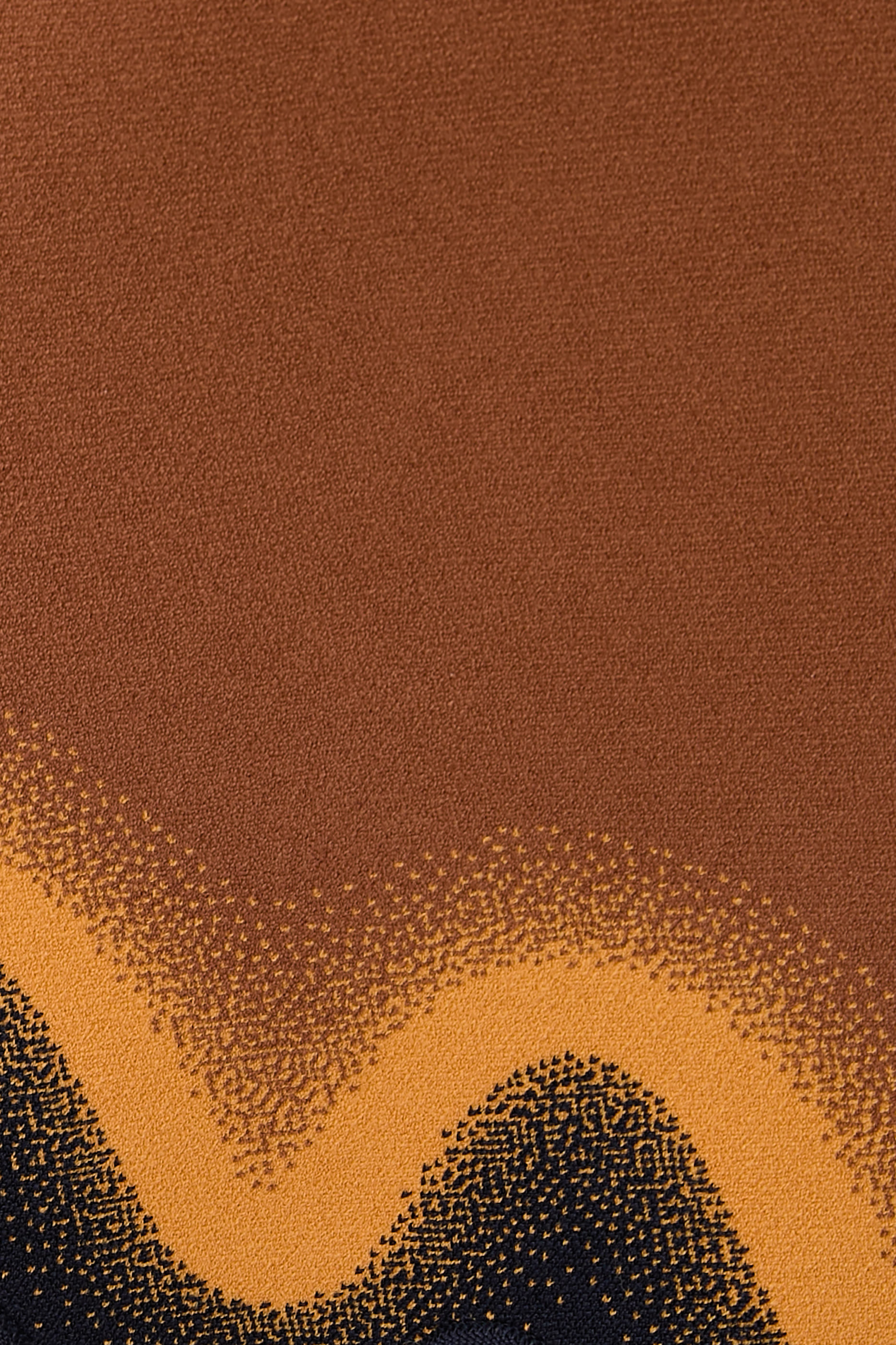 فستان أستر بتصميم غير متماثل بوجهين وحافة مموجة