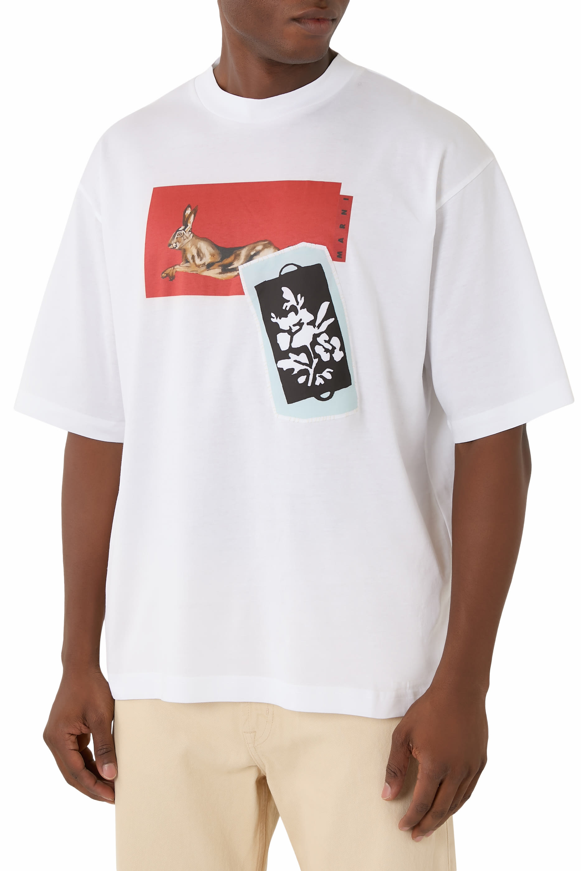 تيشيرت بأكمام قصيرة